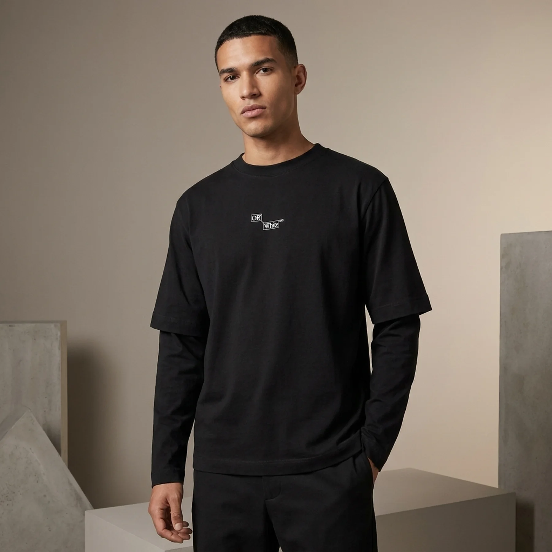 Чорна футболка Off-White Crewneck