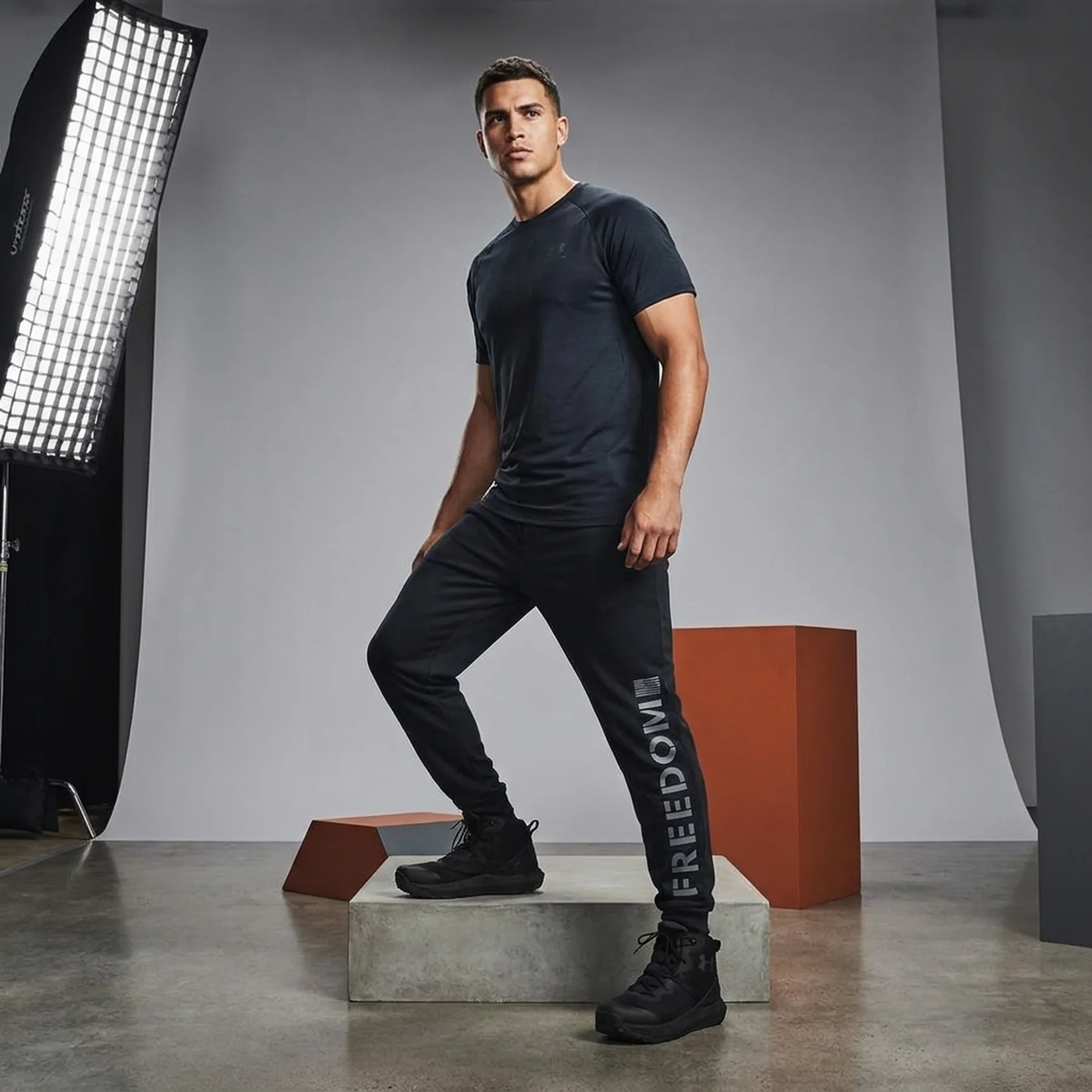 Чорні штани Under Armour