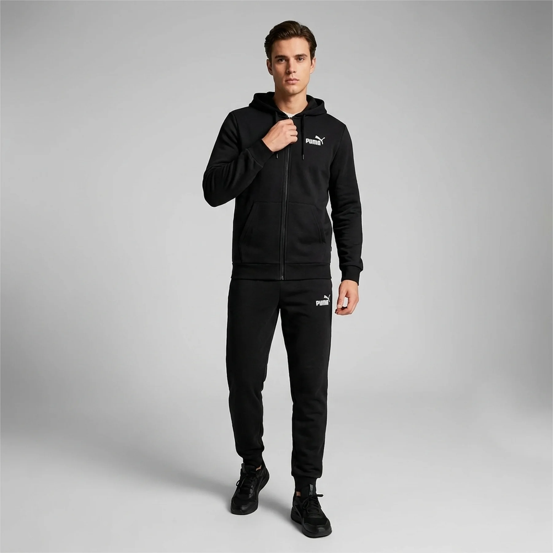 Чорний спортивний костюм Puma Essential Fleece