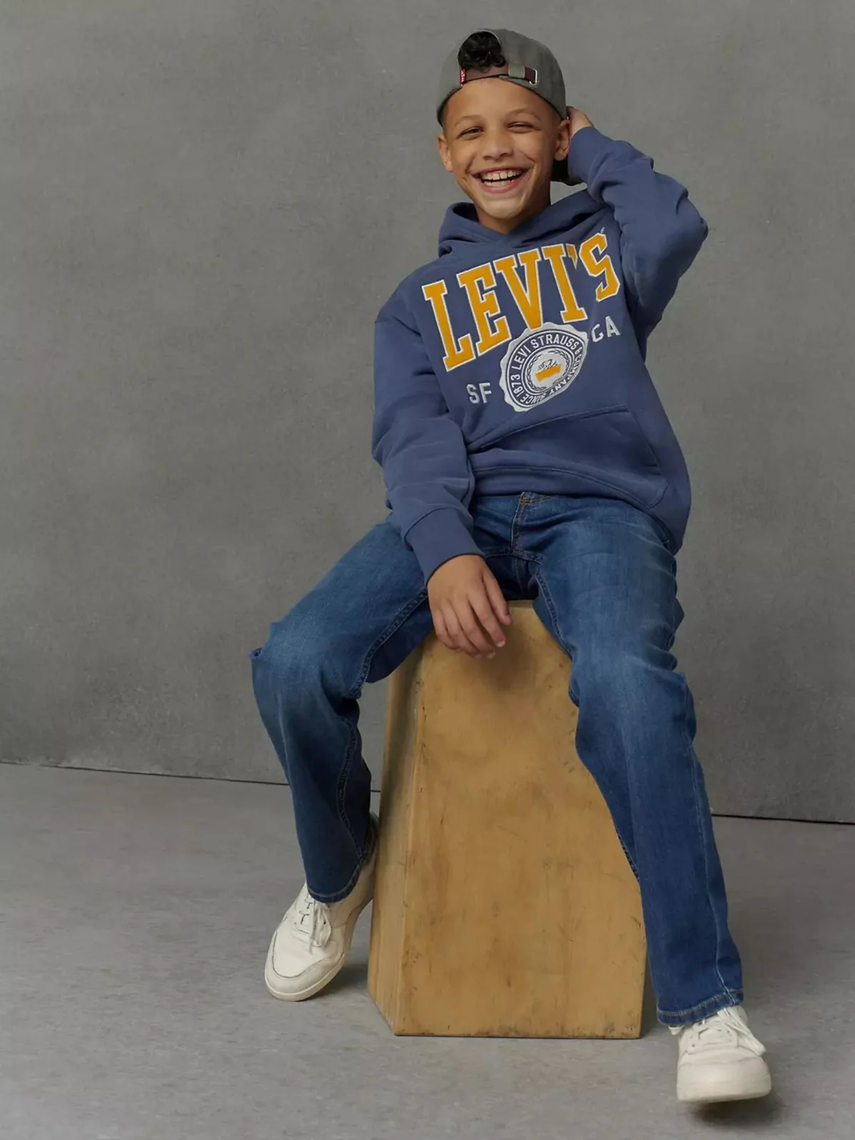 Дитяче худі Levi's з логотипом на флісі 1159837937 — Одяг для дівчинки