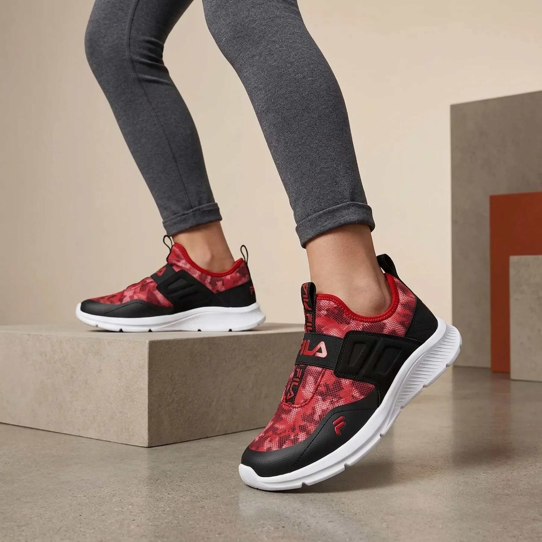 Дитячі кросівки Fila 33,5