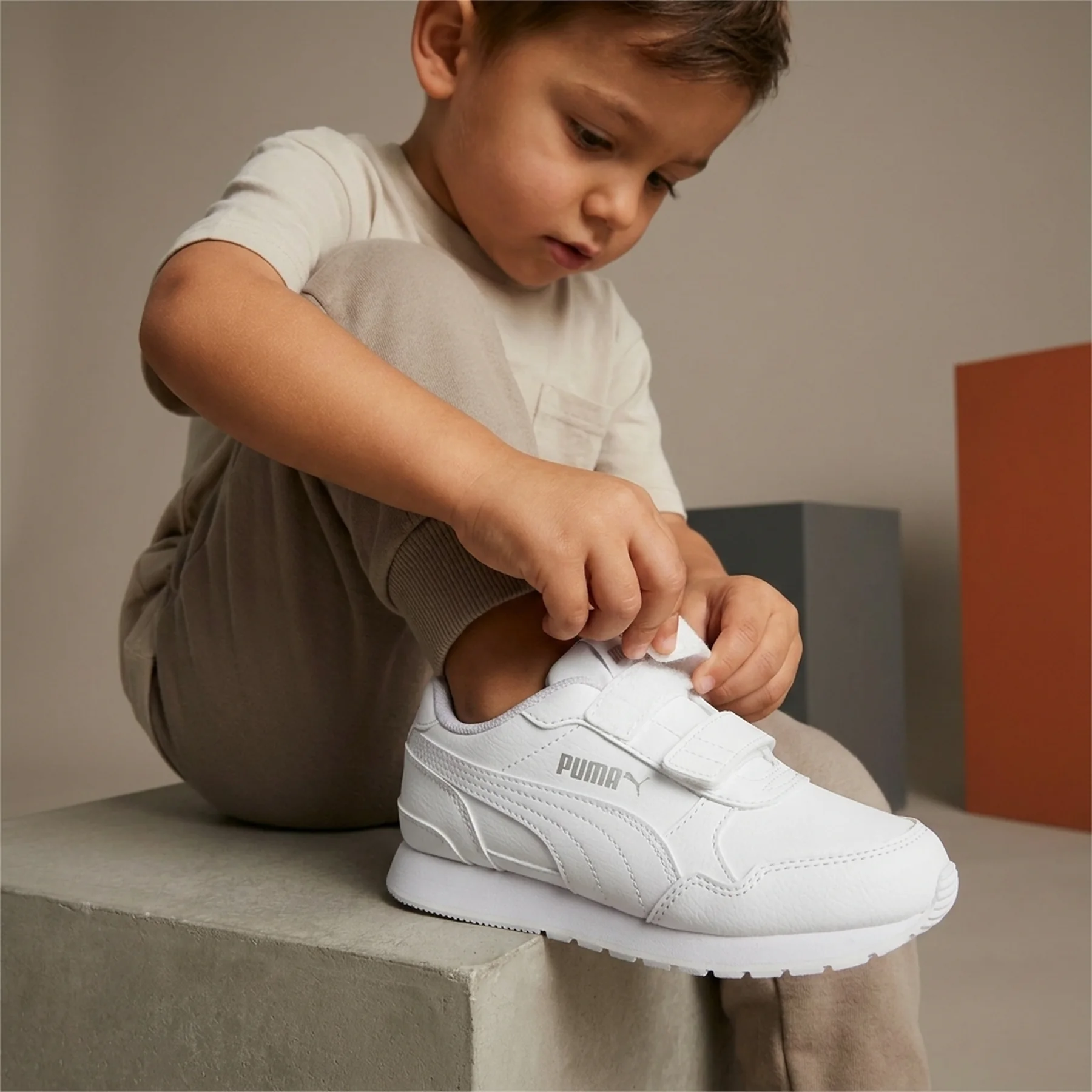 Дитячі кросівки ST Runner v4 L V PS 39973702 Puma 1,5K (34) Білий
