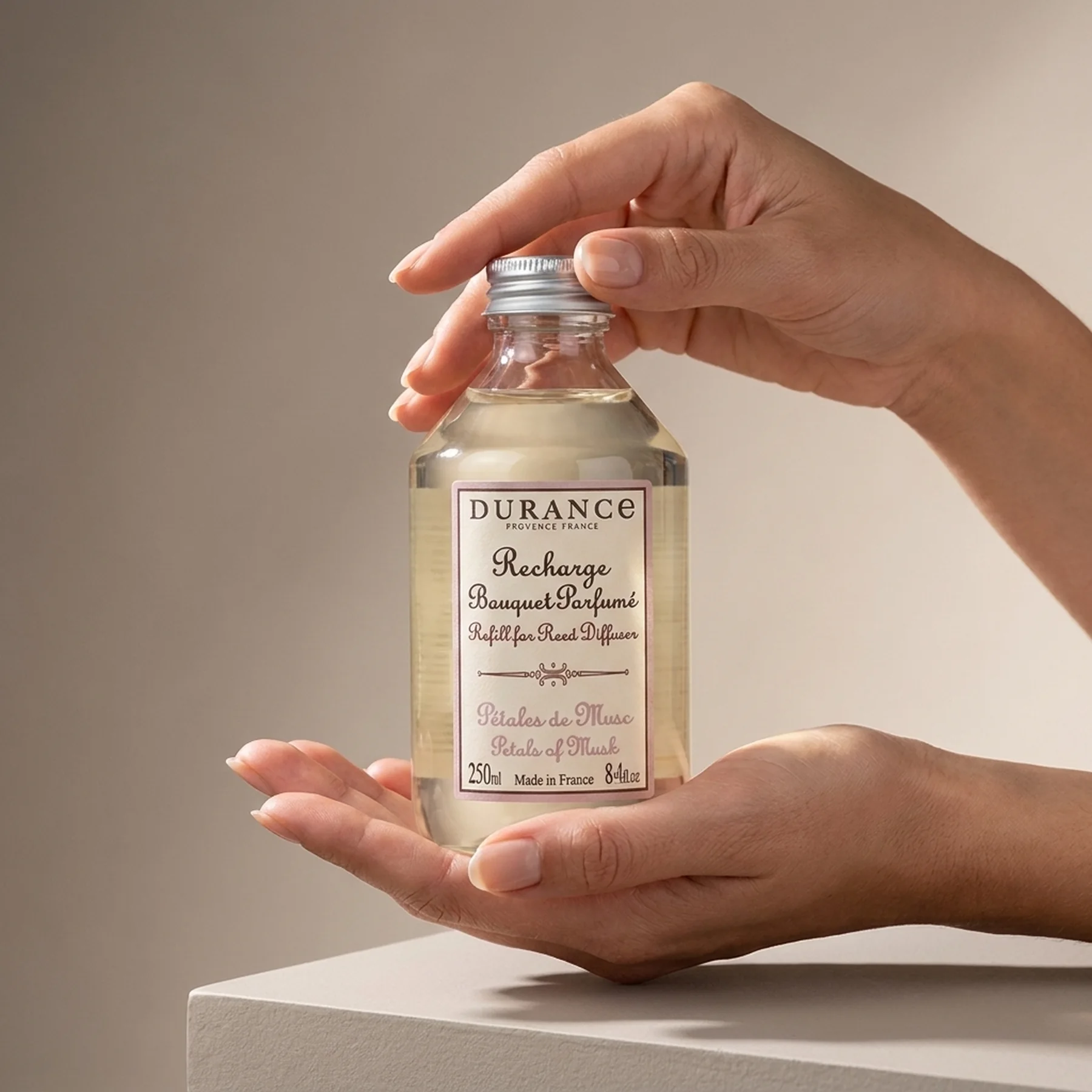 Эссенция для аромадиффузора Durance Refill for Scented Bouquet 250 мл Пелюстки мускусу