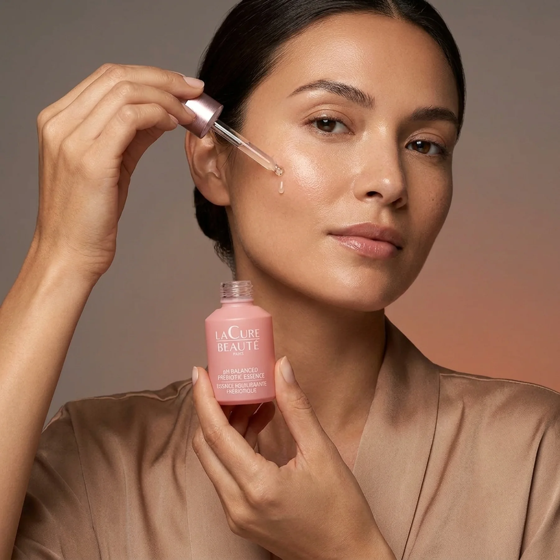 Эссенция с пребиотиками, восстанавливающая баланс La Cure Beaute pH Balanced Prebiotic Essence 30 мл