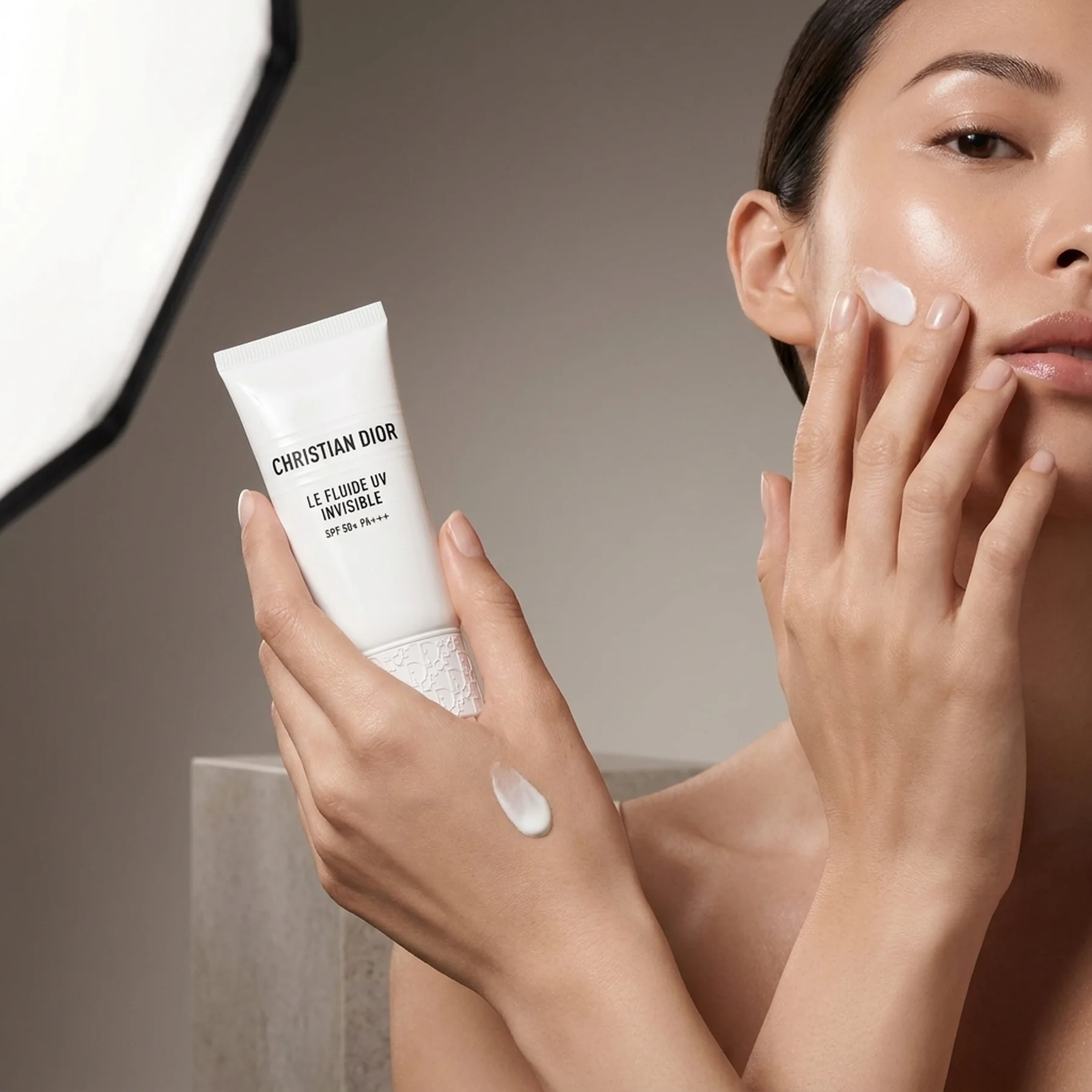 Флюид Dior Invisible UV Protection Fluid For The Face Invisible UV Fluid SPF 50+ PA++++ 30 мл