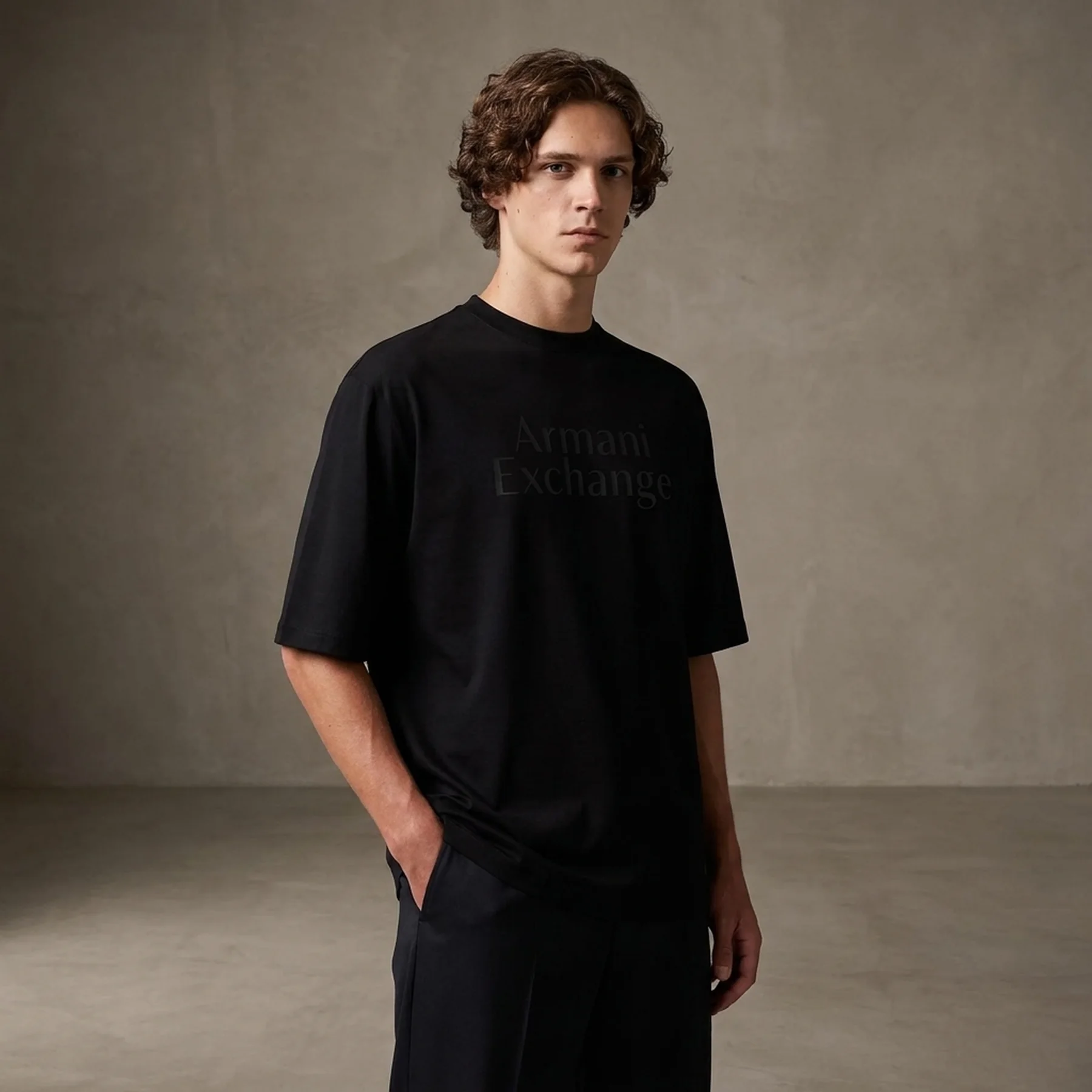 Футболка Armani Exchange з написом у тон 1159847966