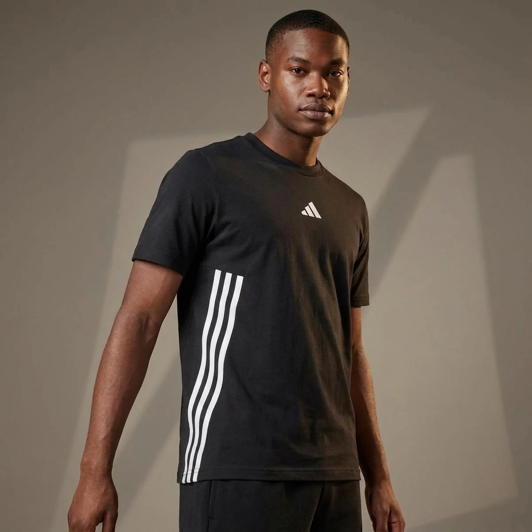 Футболка чоловіча Adidas Future Icons 3-Stripes Sportswear (IX5196)
