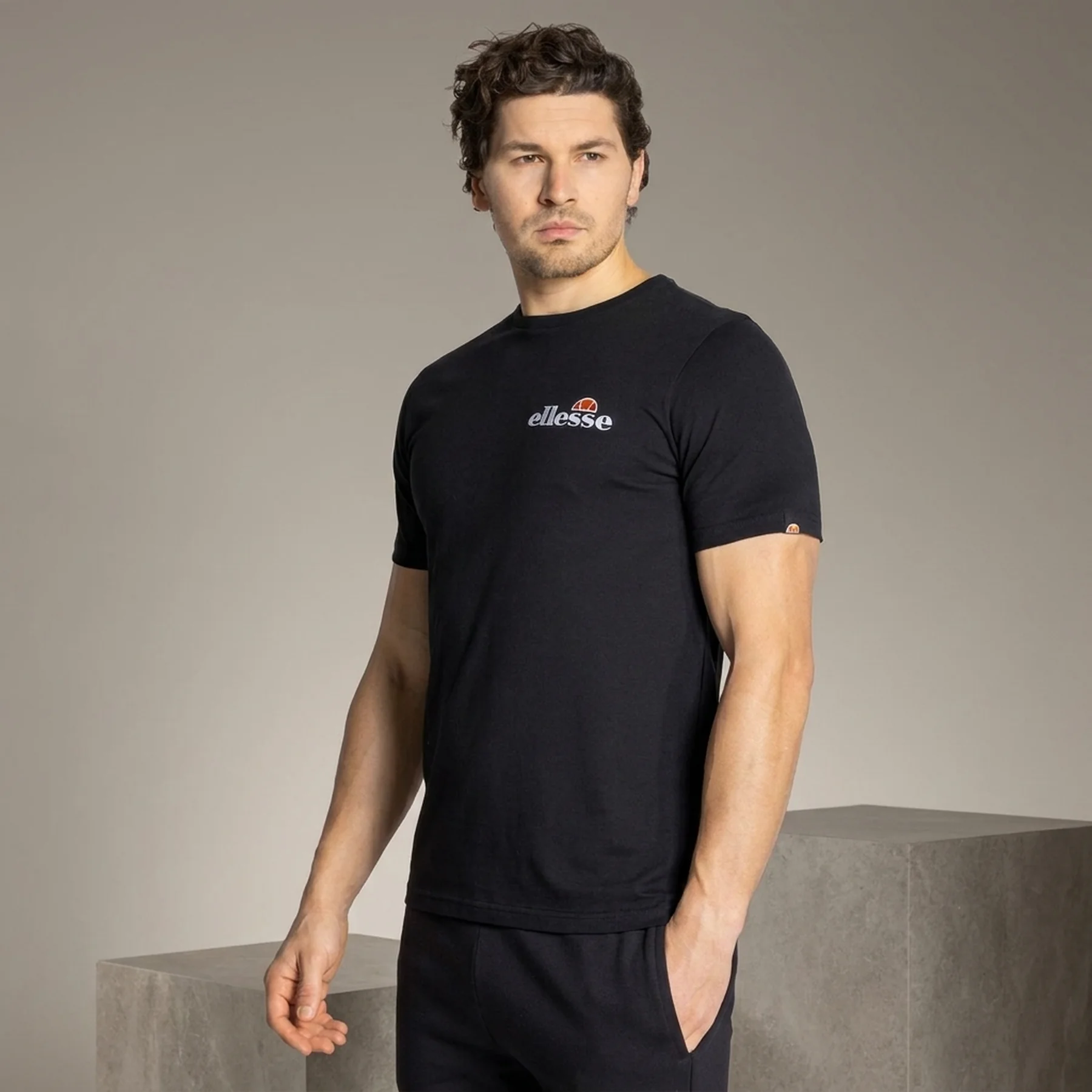 Футболка чоловіча Ellesse Voodoo Tee (SHB06835-011)