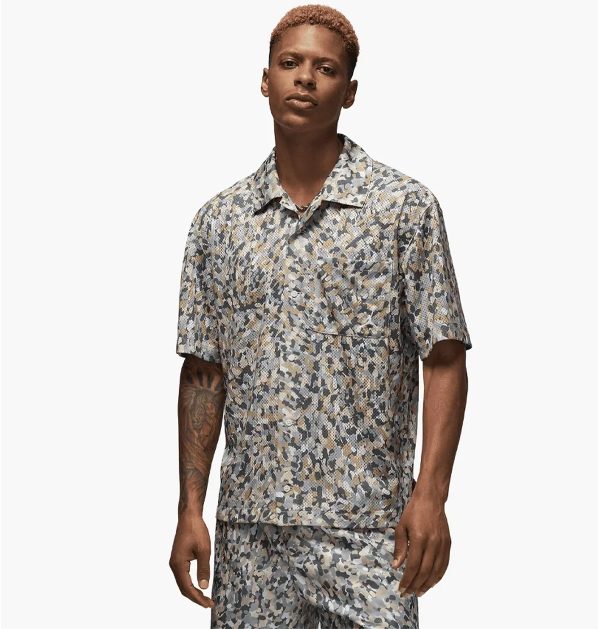 Футболка чоловіча Jordan Ess Poolside Aop Top (FN4641-133)