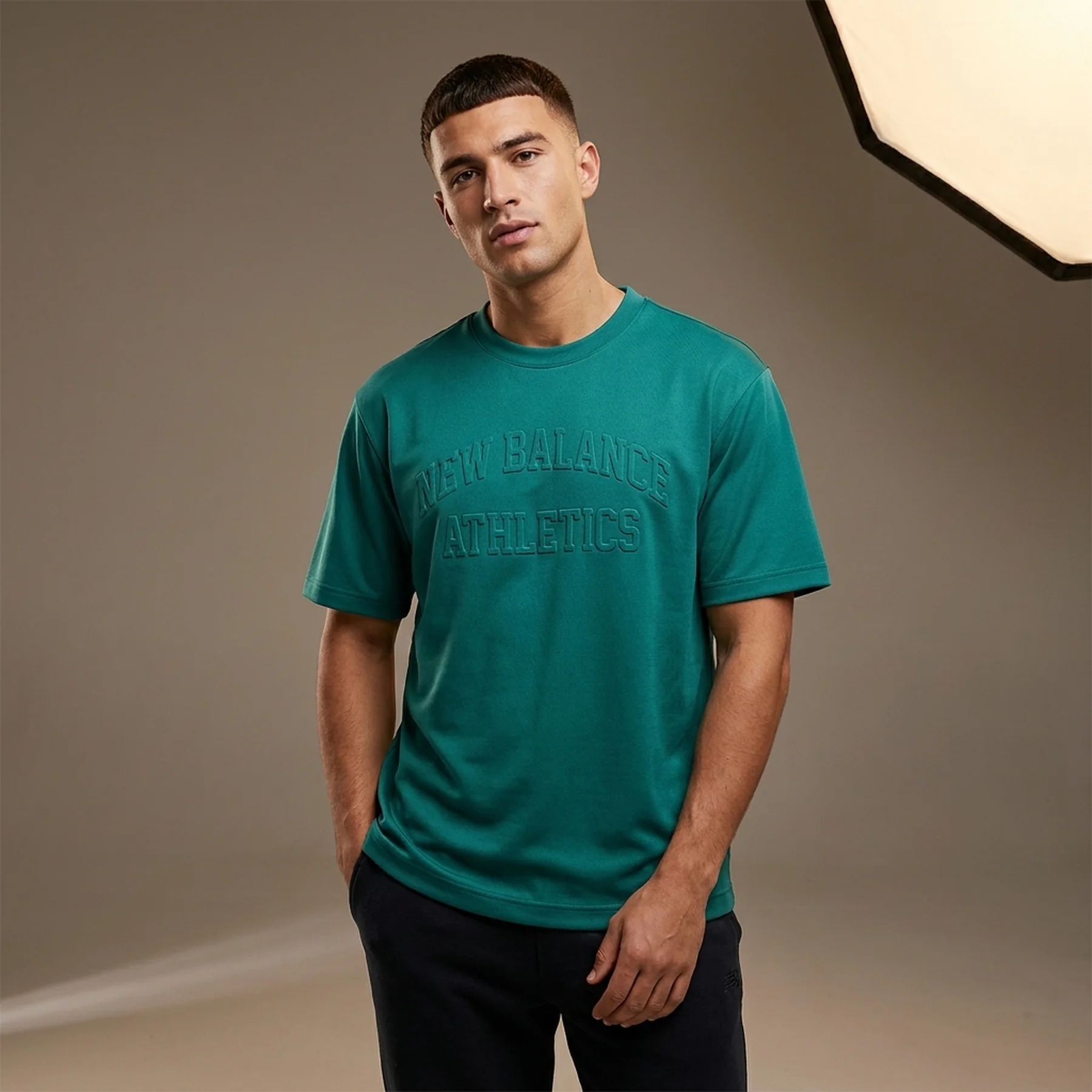 Футболка чоловіча New Balance Embossed Varsity Jersey T-Shirt (MT43502NUS)