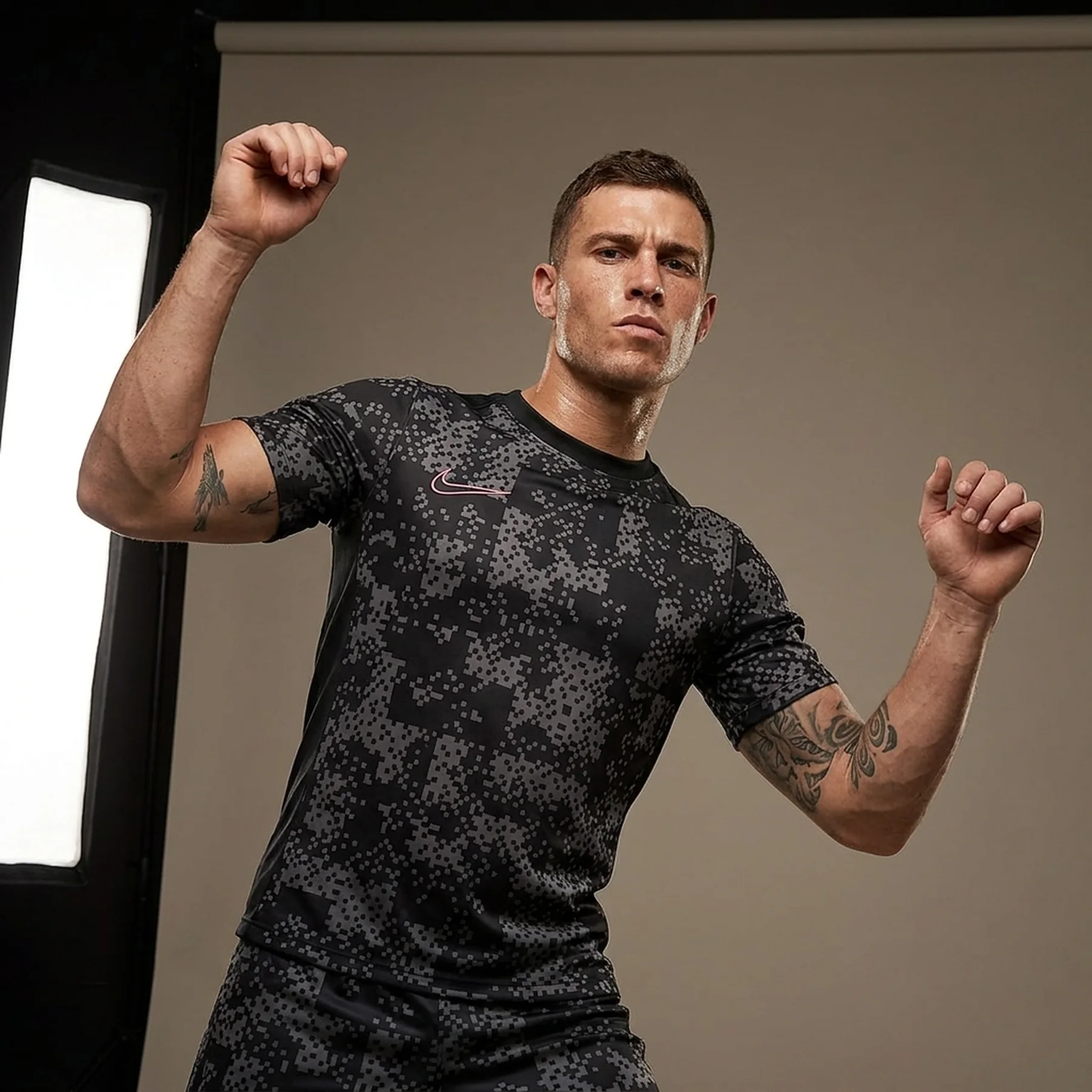 Футболка чоловіча Nike Academy Pro Dri-Fit Football Short-Sleeve (FN2411-069)