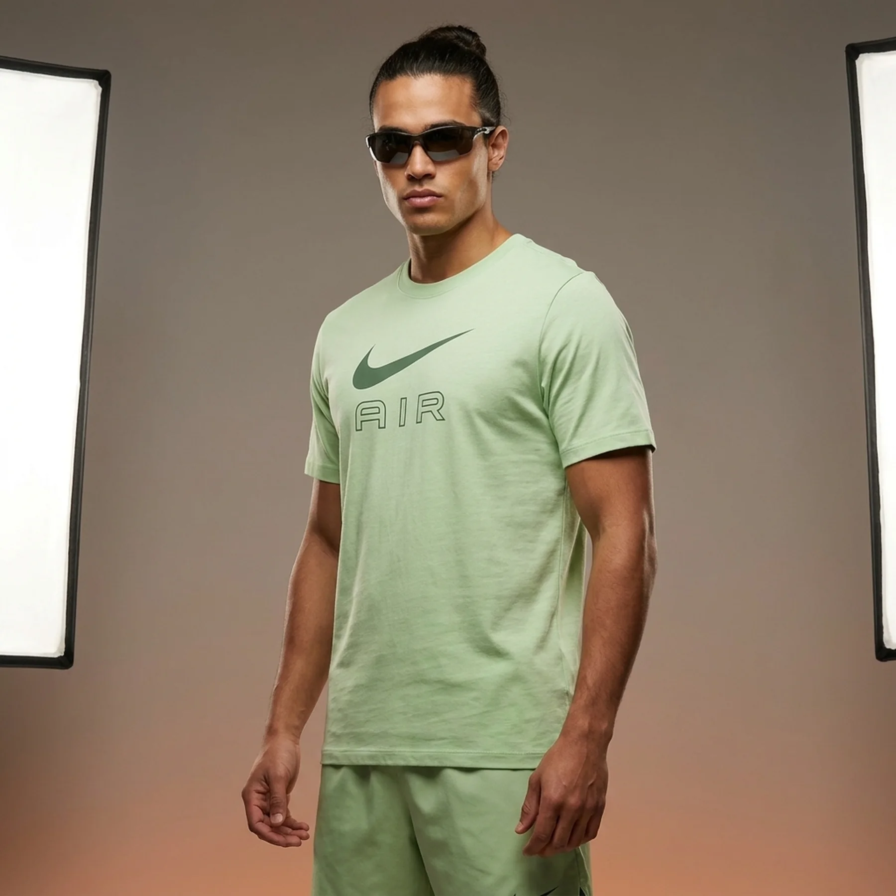 Футболка чоловіча Nike Air Graphic Green (HM0185-371)