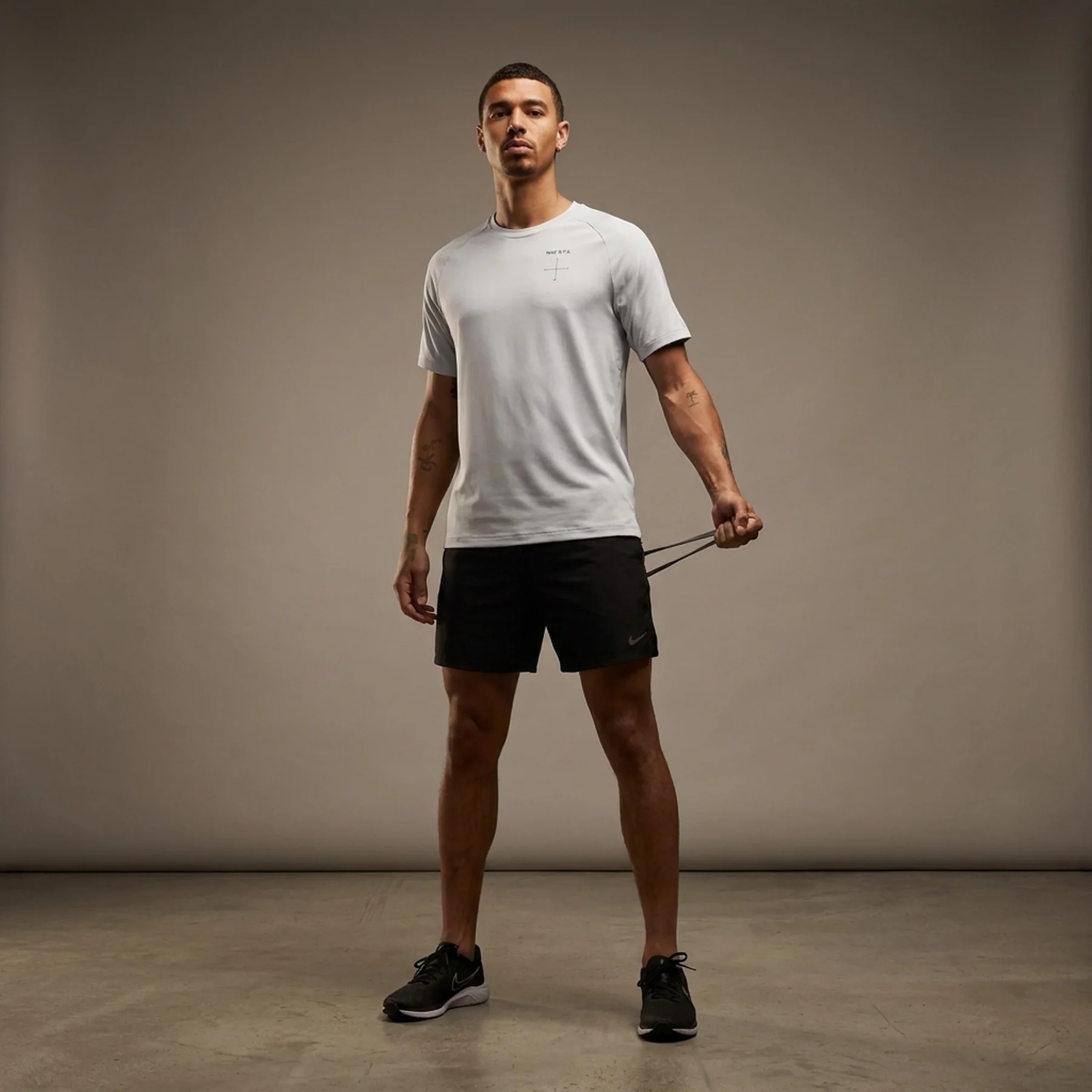 Футболка чоловіча Nike Aps Dri-Fit Adv Short-Sleeve Versatile Top (FN3008-085)