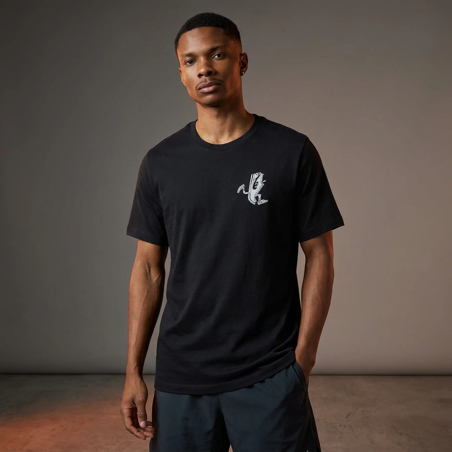 Футболка чоловіча Nike Club Run Black (HJ0572-010)