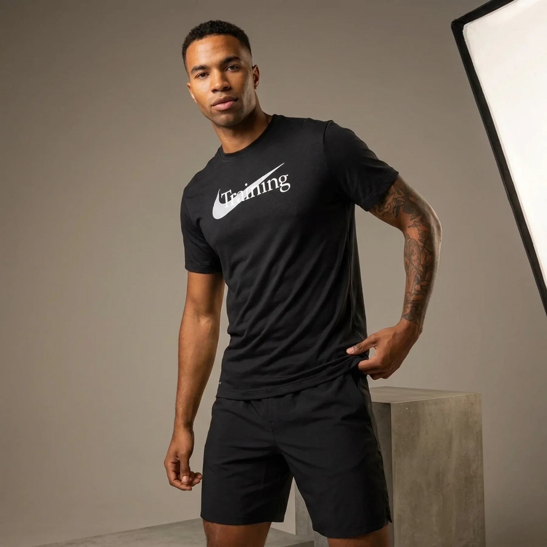 Футболка чоловіча Nike Dfc Tee Sw Training (CZ7989-010)