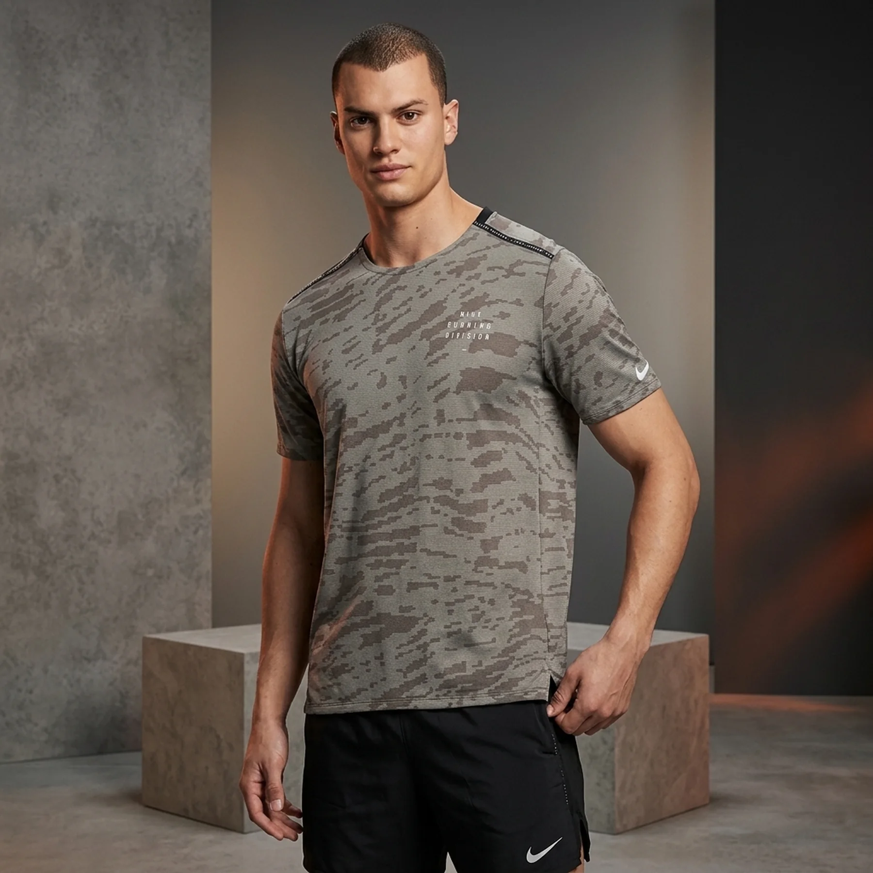 Футболка чоловіча Nike Dri-Fit Run Division Rise 365 Grey (DM4636-017)