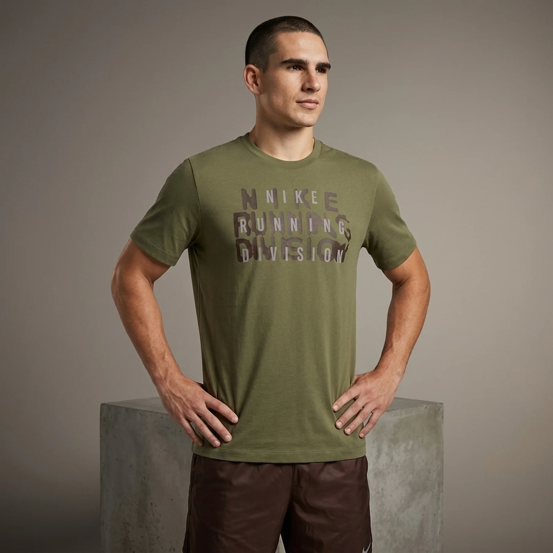 Футболка чоловіча Nike M Nk Df Tee Run Div Ho23 Green (FN0829-222)