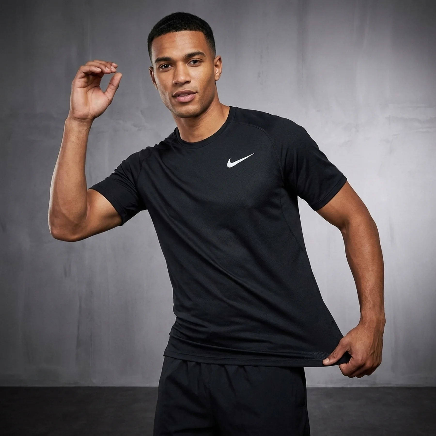 Футболка чоловіча Nike Dri-Fit Uv Hyverse Mens Short Sleeve Training Top (DV9839-010)
