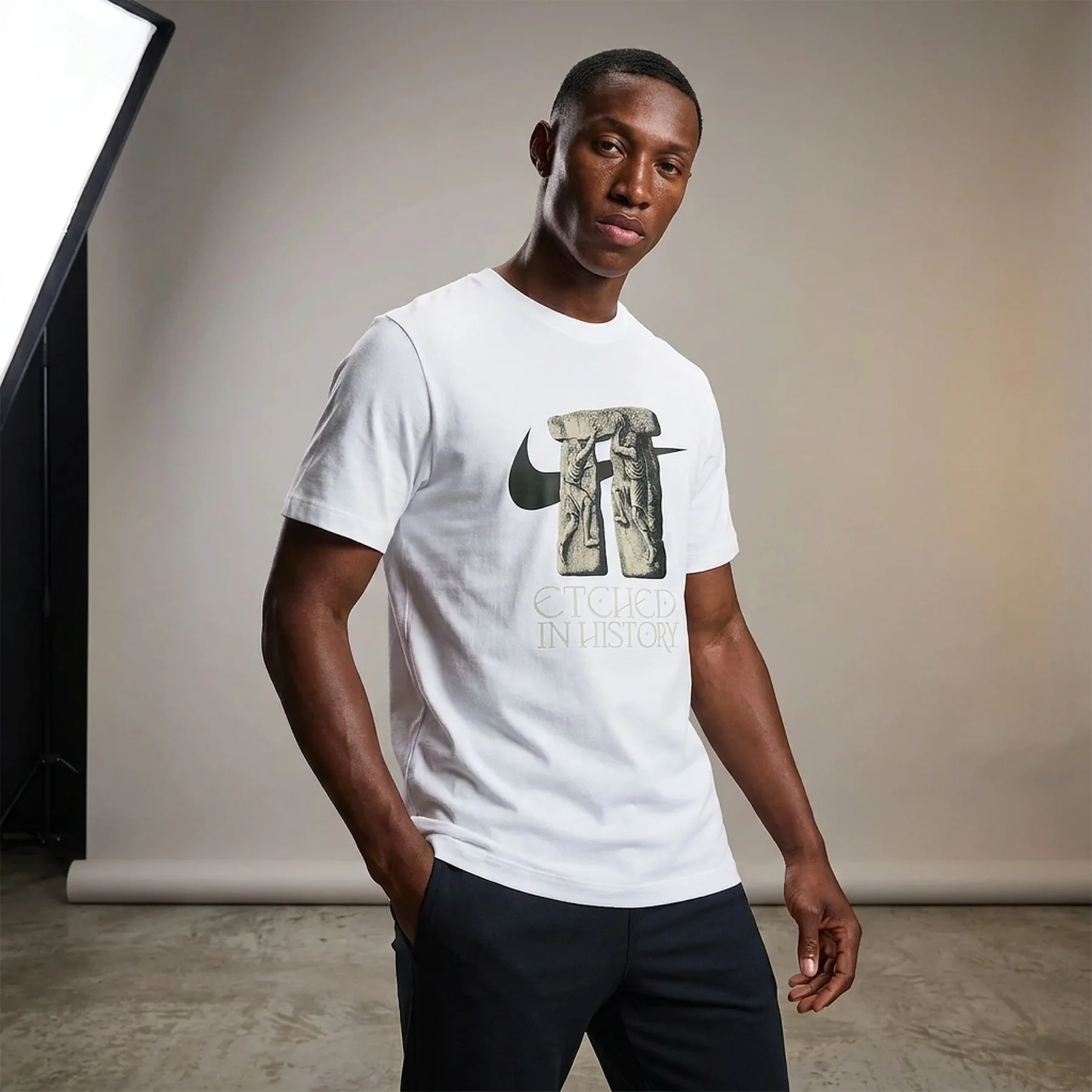 Футболка чоловіча Nike Etched Tee White (HV1699-100)