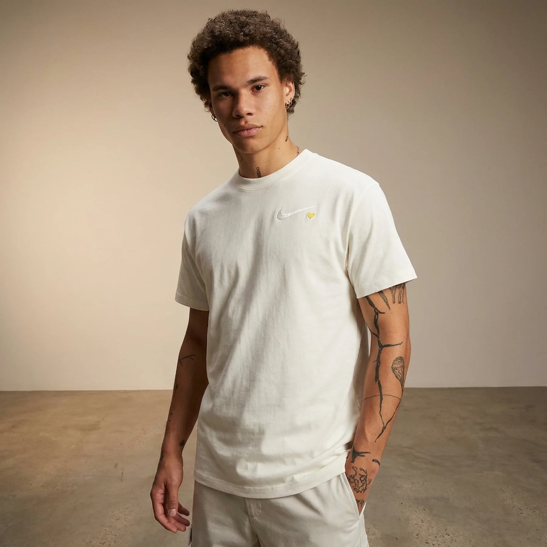 Футболка чоловіча Nike Heart T-Shirt In Cream (FN4892-133)