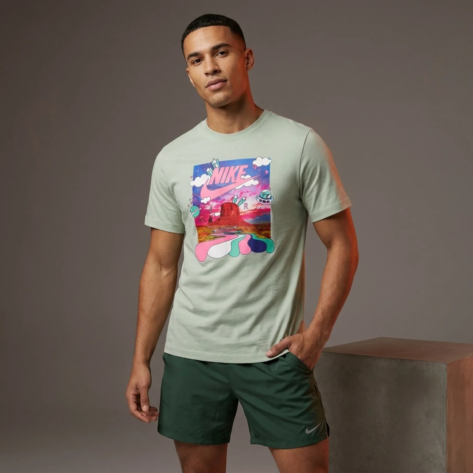 Футболка чоловіча Nike Light Photo Short Sleeve (HJ5468-005)