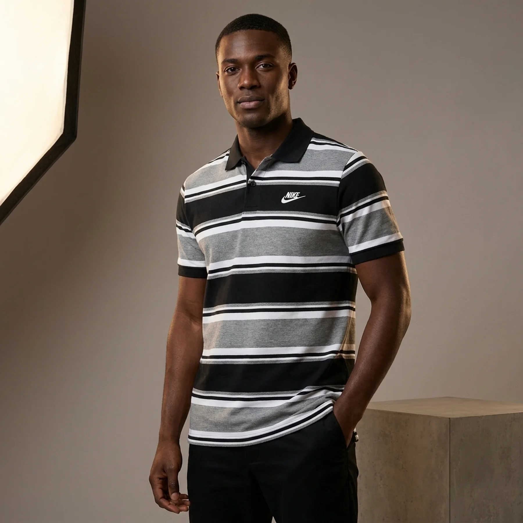 Футболка чоловіча Nike M Nk Club Stripe (FN3896-010)
