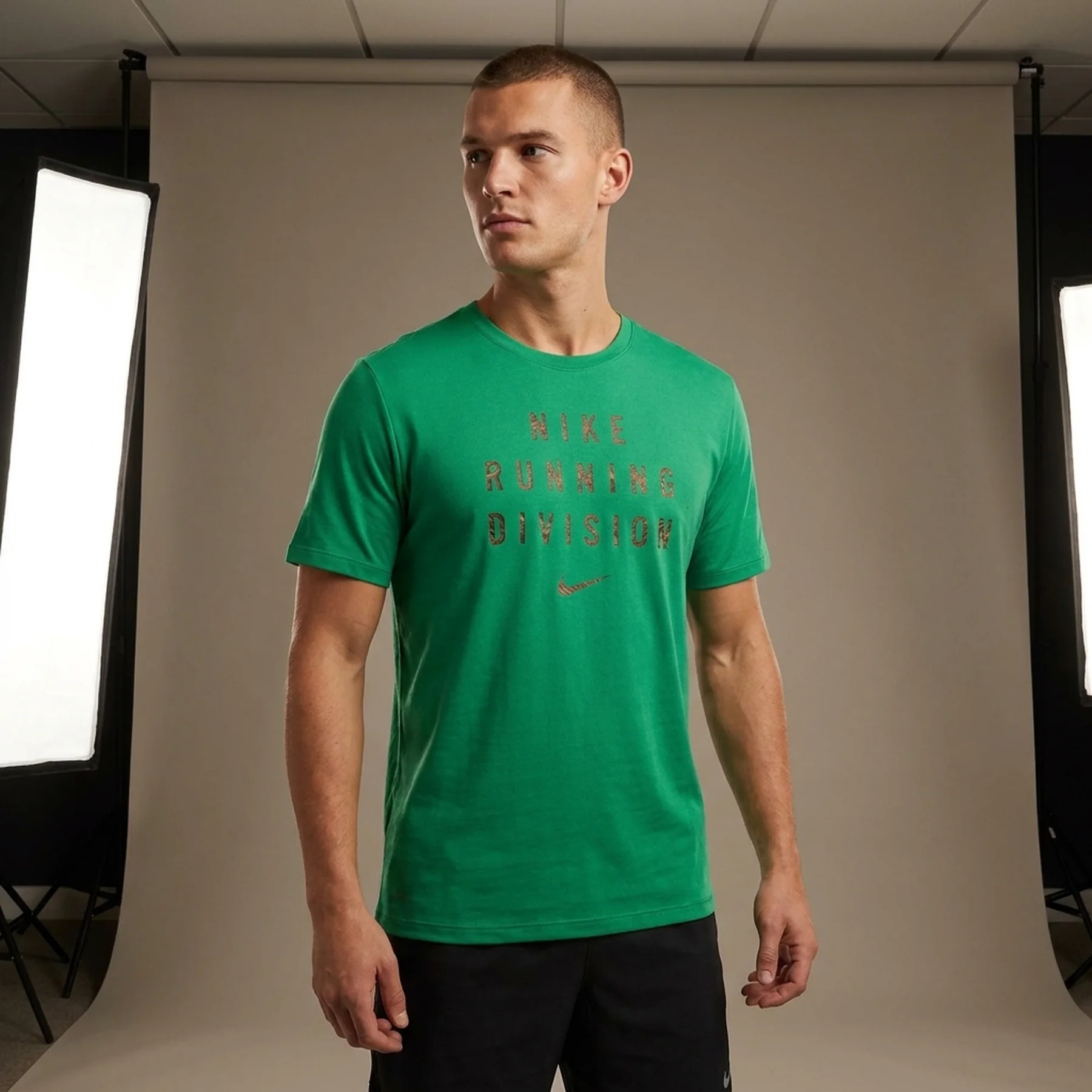 Футболка чоловіча Nike M Nk Df Tee Run Div Ho23 Green (FN0829-222)