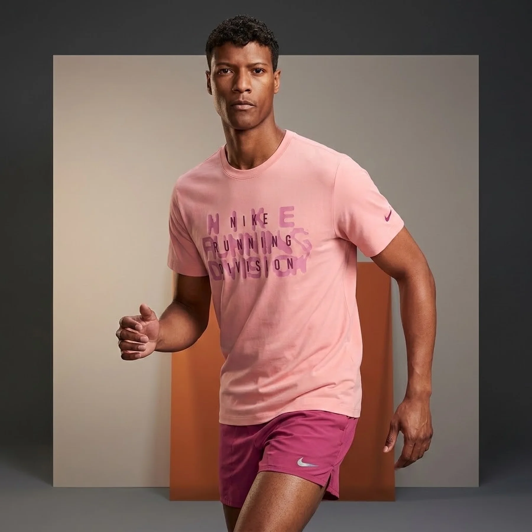 Футболка чоловіча Nike M Nk Df Tee Run Division (FJ2356-618)