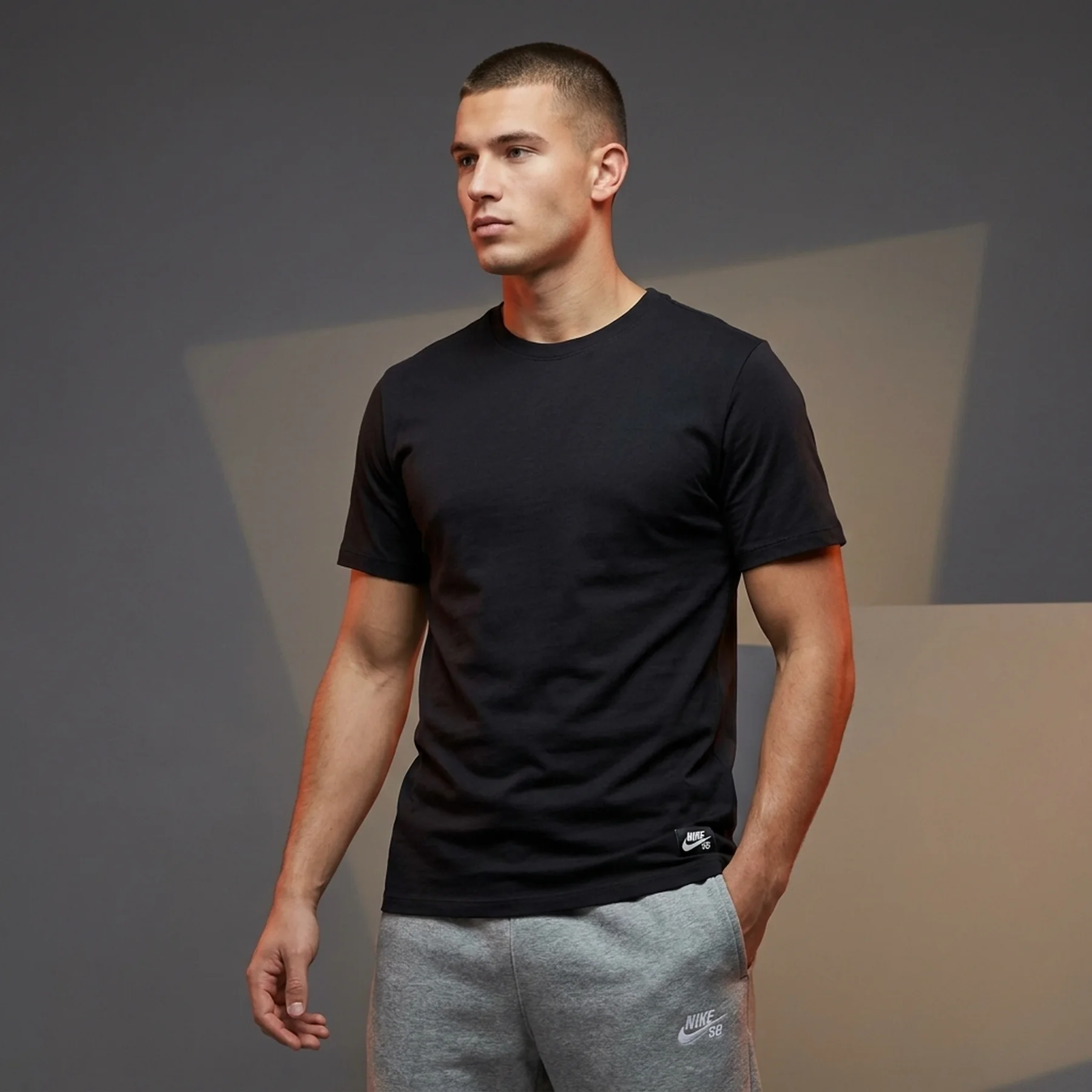 Футболка чоловіча Nike M Nk Sb Tee Essentials (DB9975-010)