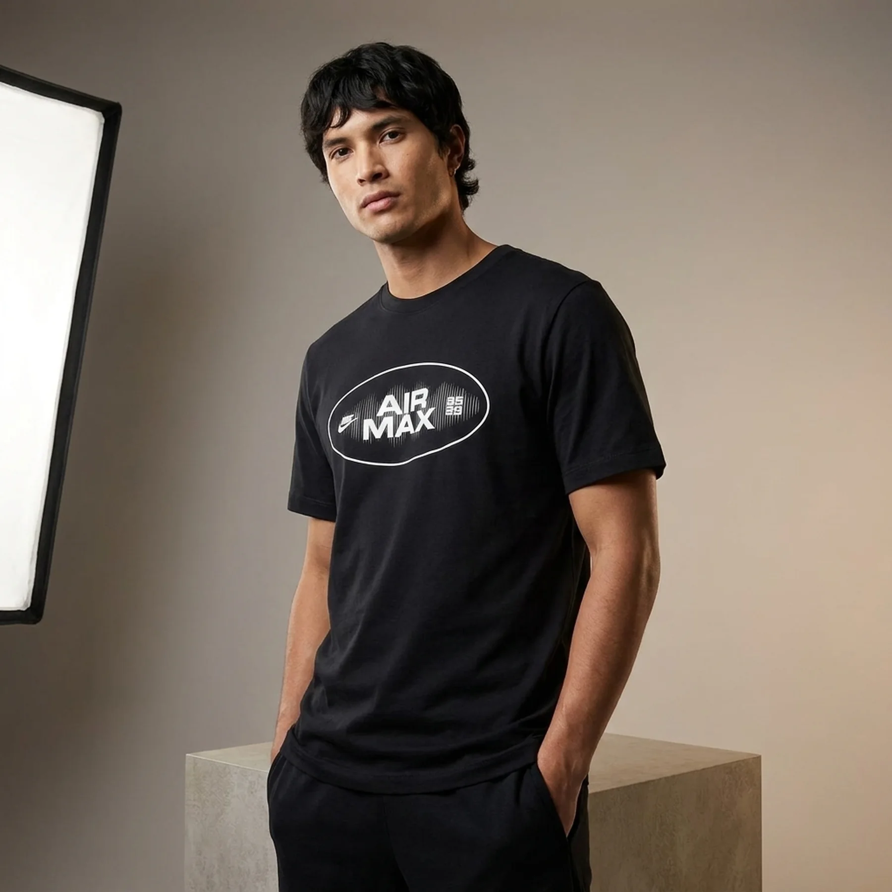 Футболка чоловіча Nike M Nsw Air Max Ss Tee (HQ4898-010)