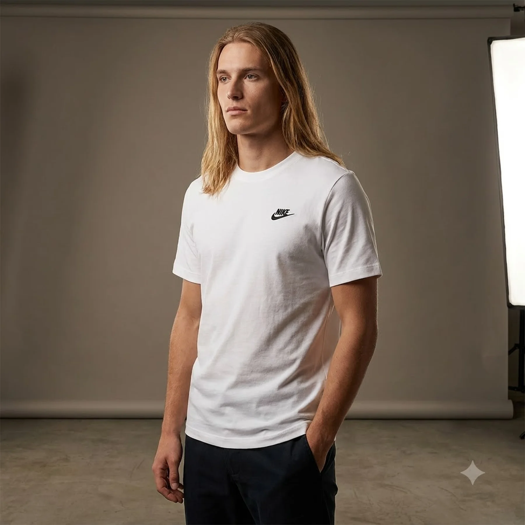 Футболка чоловіча Nike Sportswear Club Tee (AR4997-133)