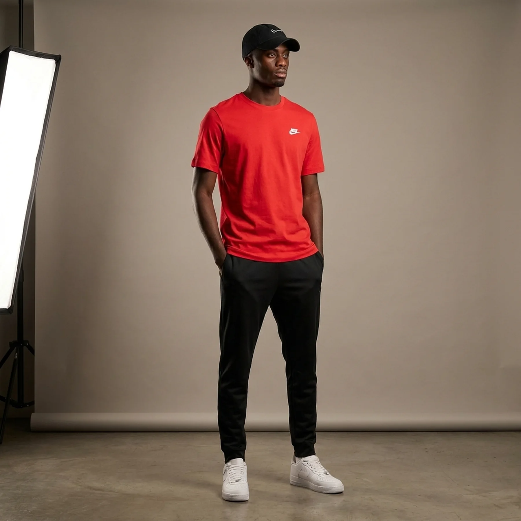 Футболка чоловіча Nike M Nsw Club Tee (AR4997-657)