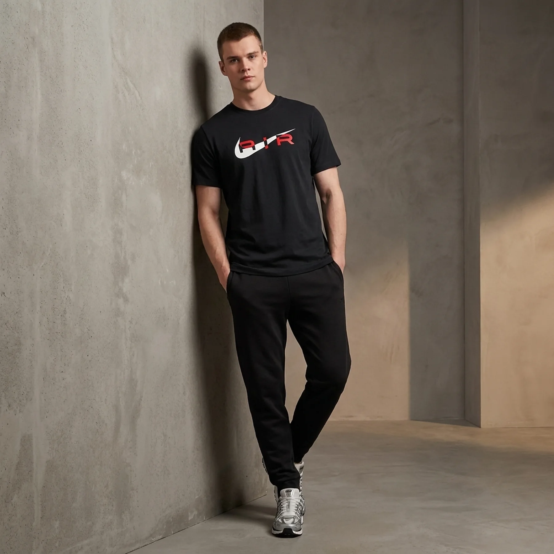 Футболка чоловіча Nike M Nsw Sw Air Graphic Tee (FN7704-012)