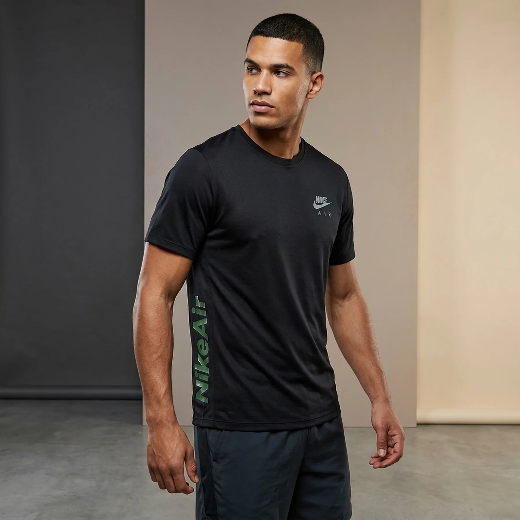 Футболка чоловіча Nike M Nsw Sw Air Run Tee (HM0195-010)