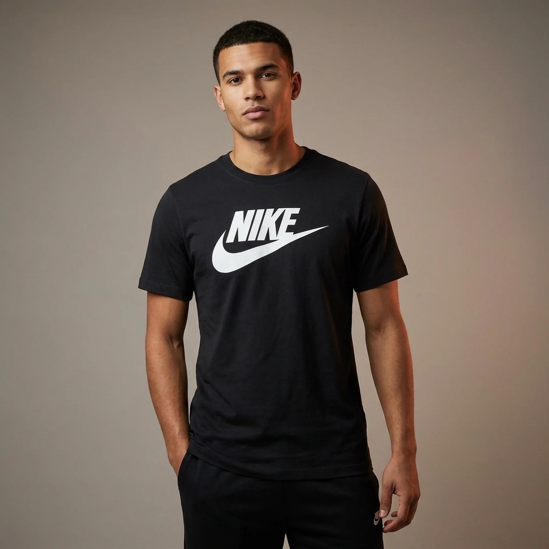 Футболка чоловіча Nike M Nsw Tee Icon Futura (AR5004-010)