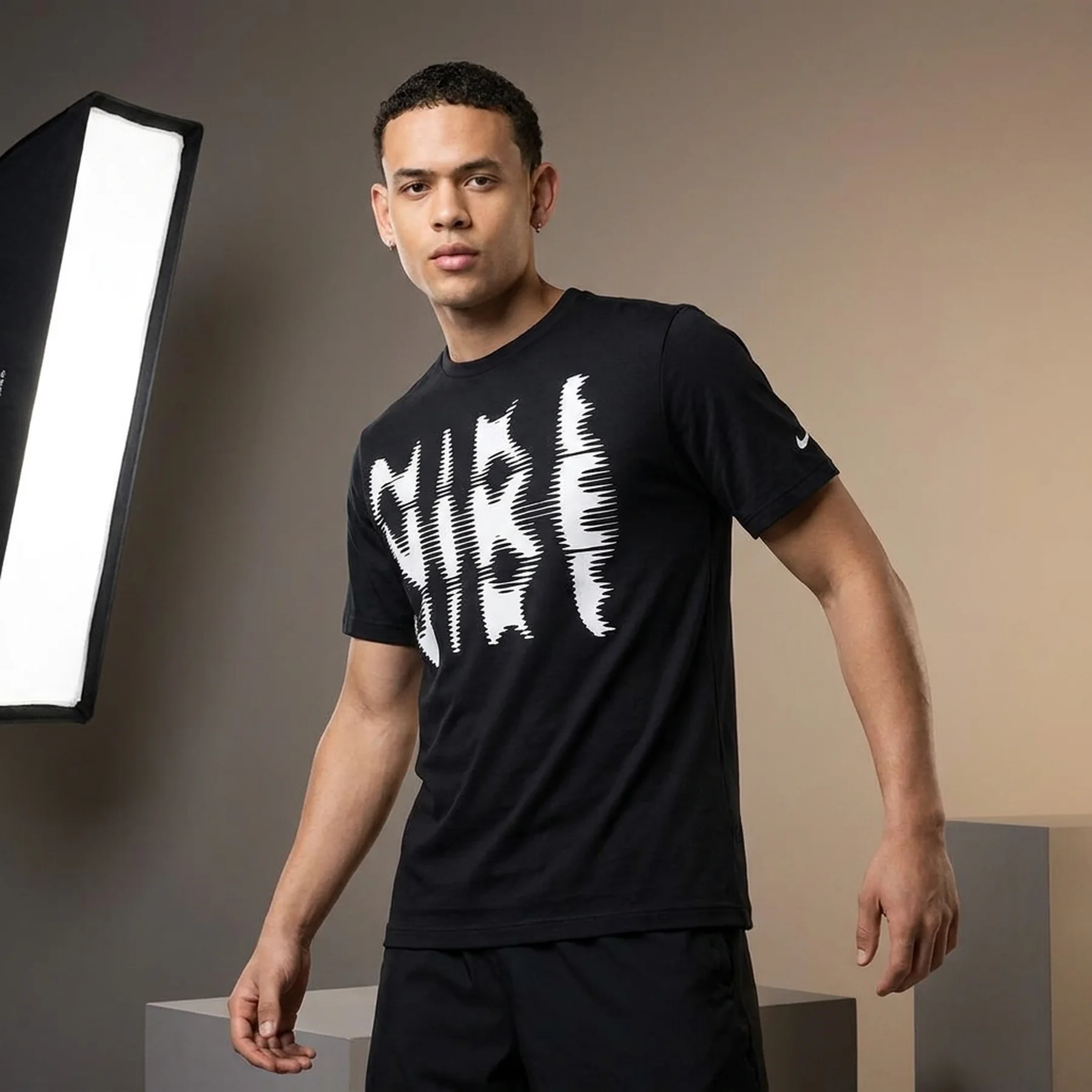 Футболка чоловіча Nike Mens Hyverse Dri-Fit (HJ3074-010)