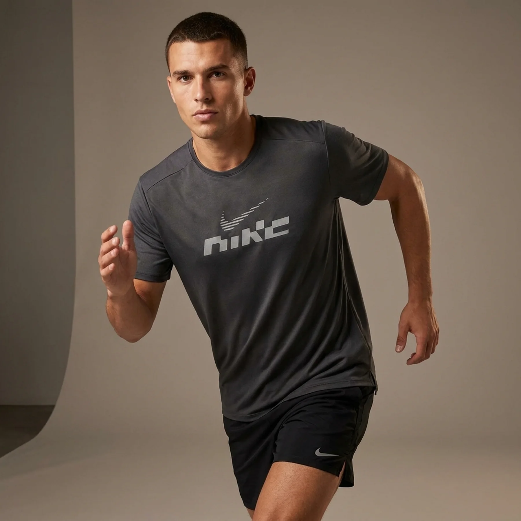 Футболка чоловіча Nike Miler Flash Dri-Fit Uv Short-Sleeve (IB4127-070)