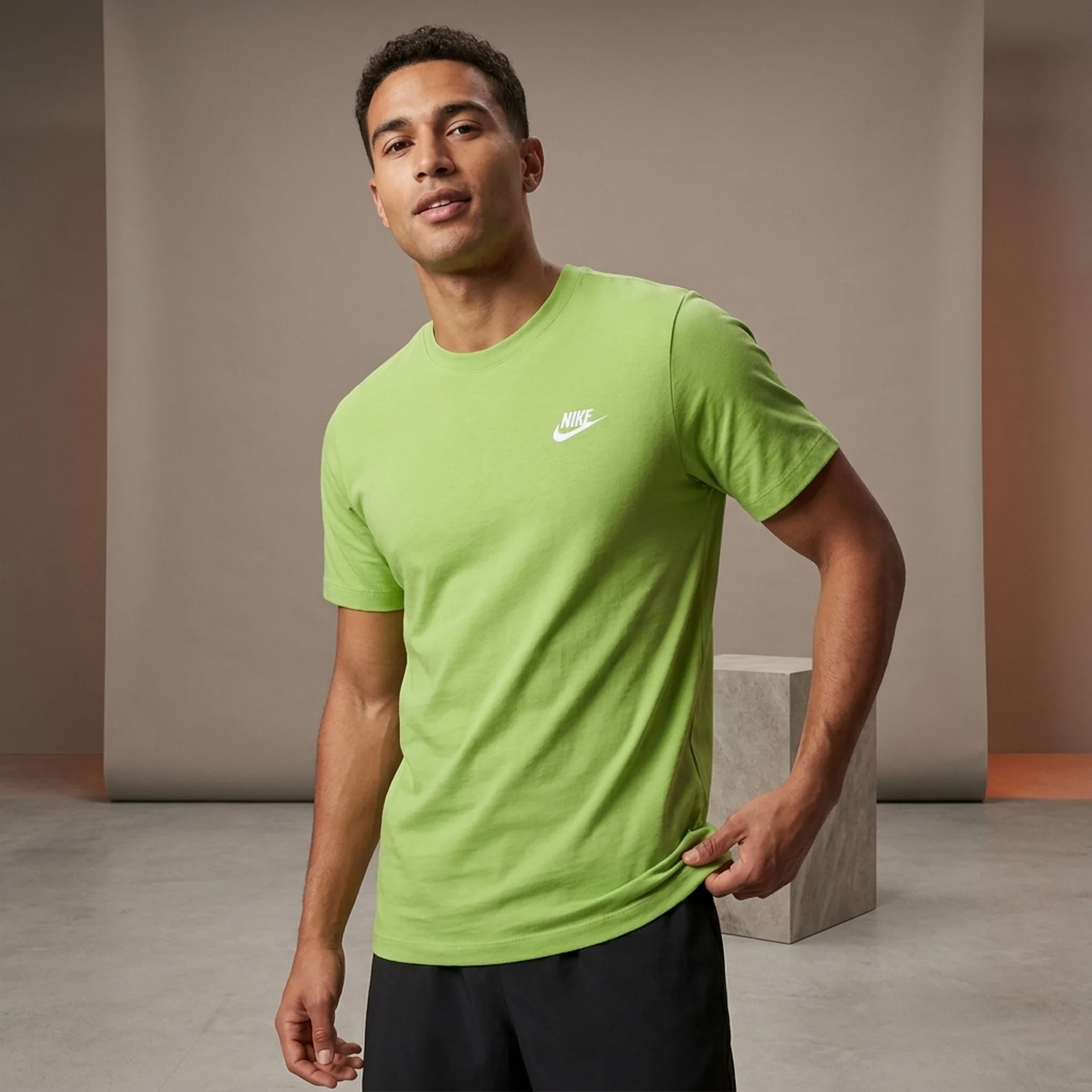 Футболка чоловіча Nike Nsw Club Tee (AR4997-332)