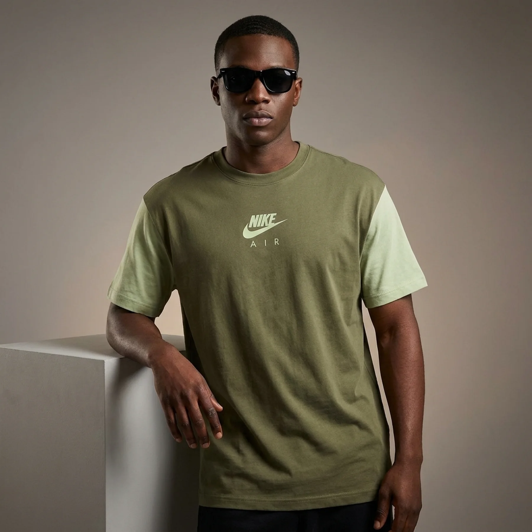 Футболка чоловіча Nike Nsw Sw Air L Fit Top Olive (HM0182-276)