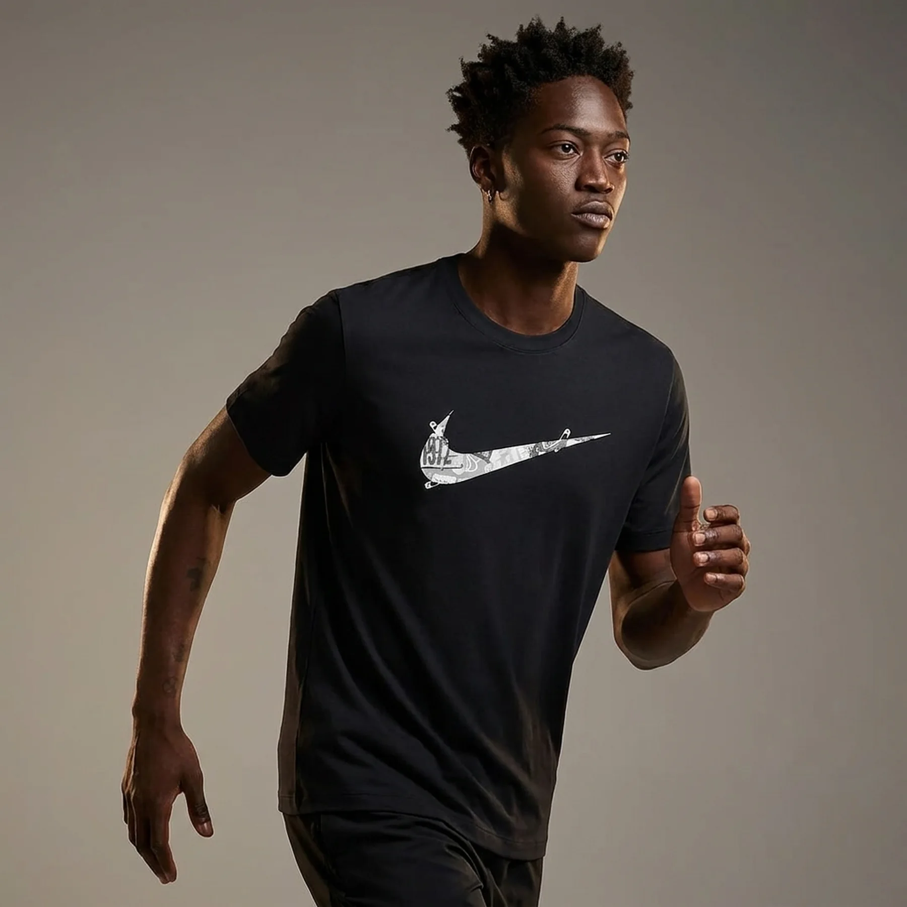 Футболка чоловіча Nike Playera De Correr Dri-Fit (HJ3658-010)