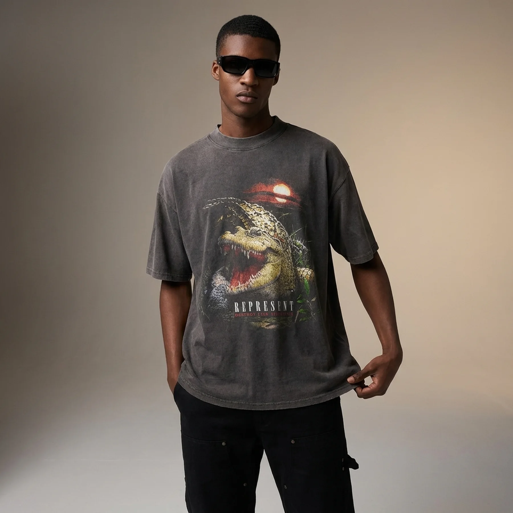 Футболка чоловіча Nike Represent Oversize (M05228-20)