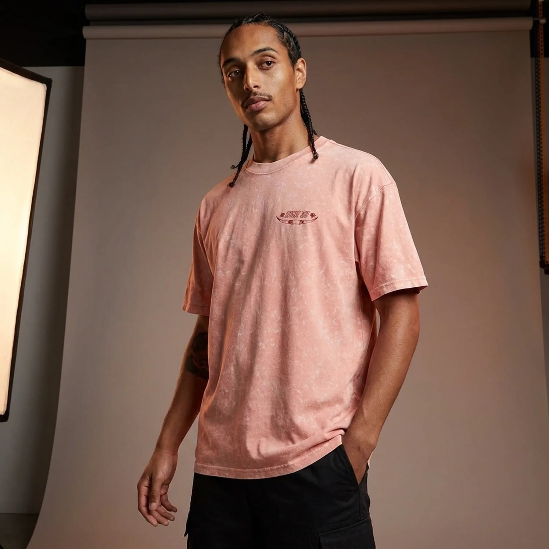 Футболка чоловіча Nike Sb Western Bee Peach (HV1306-618)
