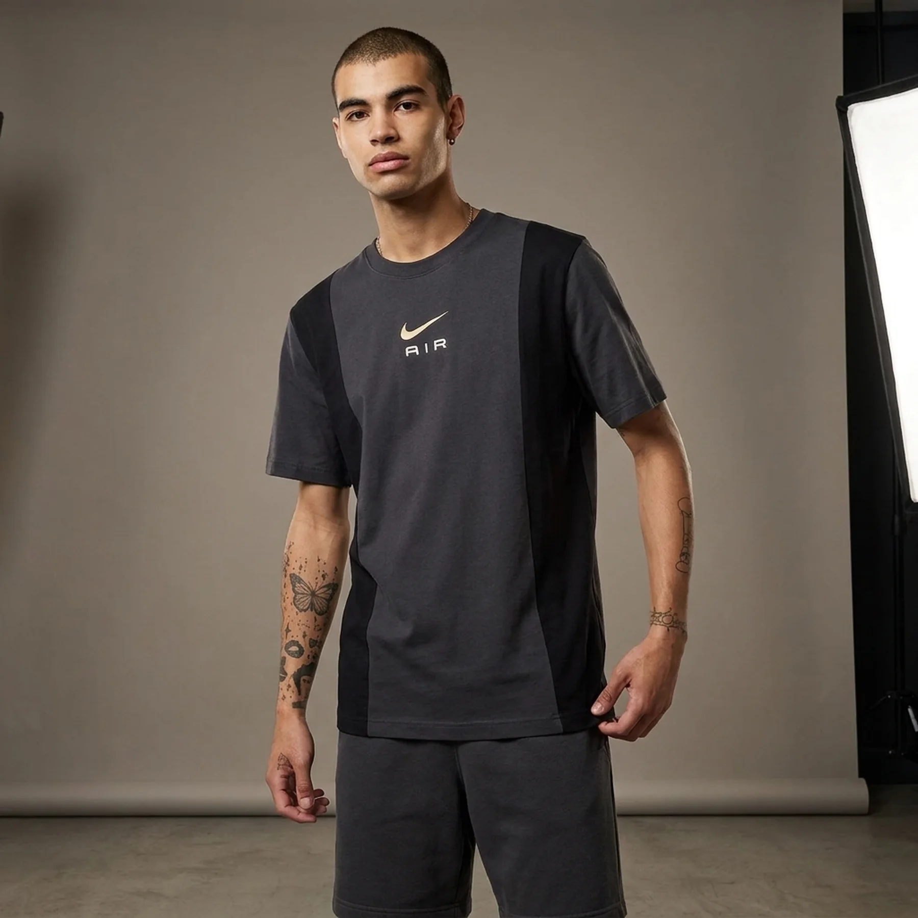 Футболка чоловіча Nike Sportswear Air Dark (FN7702-070)