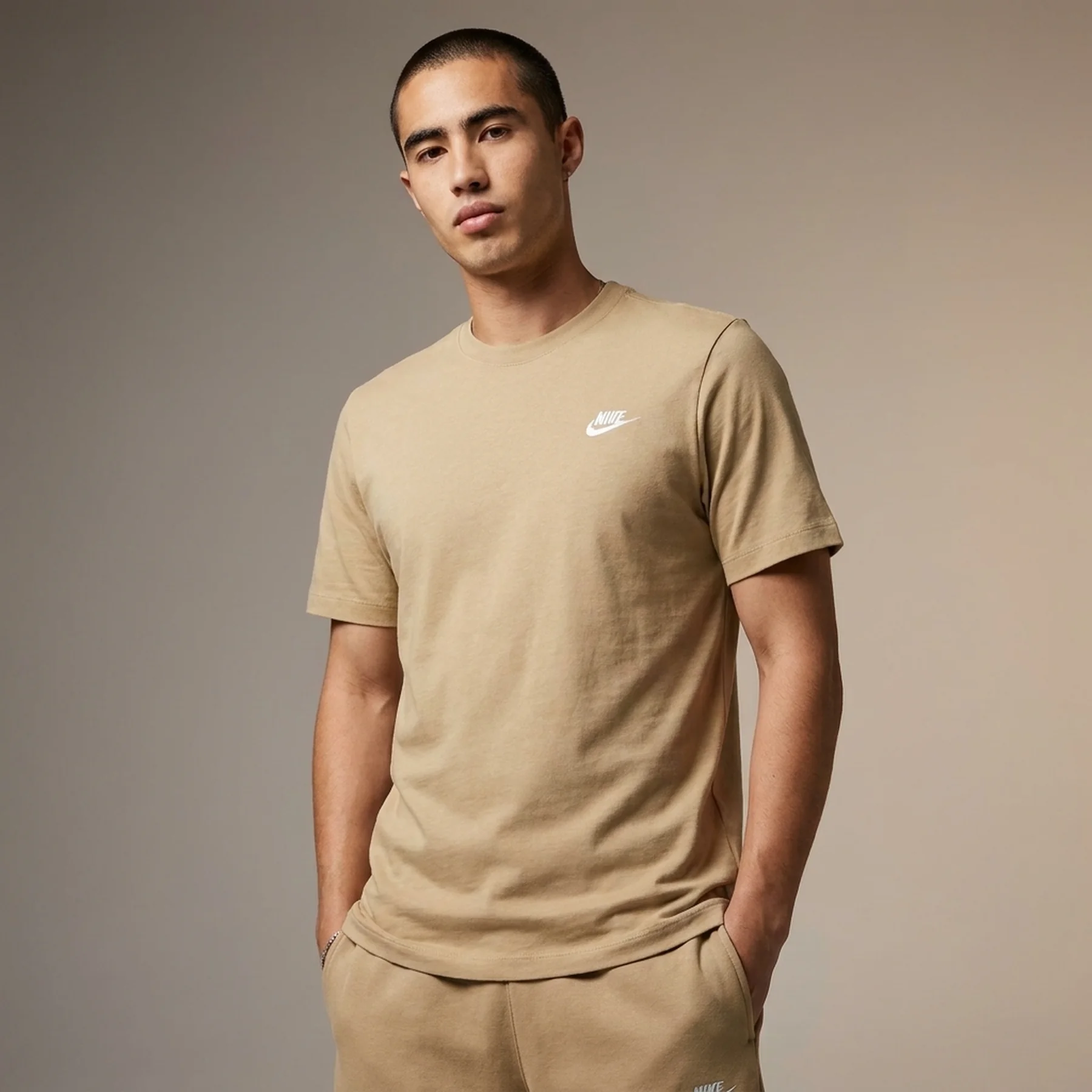 Футболка чоловіча Nike Sportswear Club (AR4997-297)