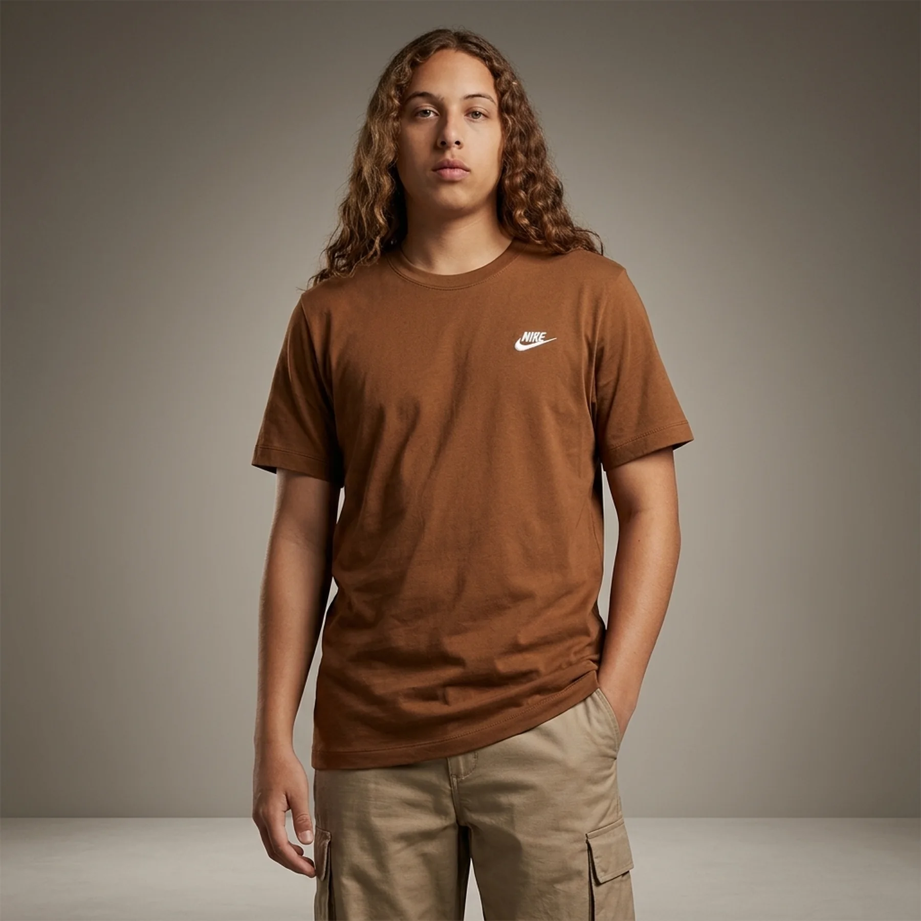 Футболка чоловіча Nike Sportswear Club T-Shirt Brown (AR4997-281)