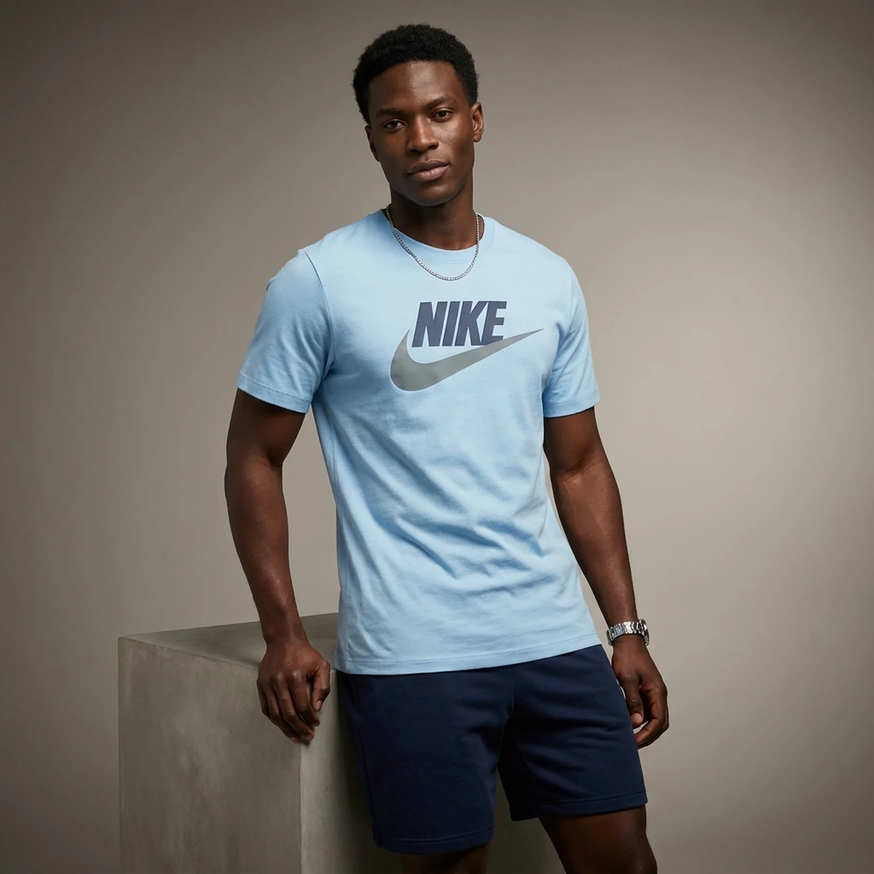 Футболка чоловіча Nike Sportswear Futura Tee (HJ0559-474)
