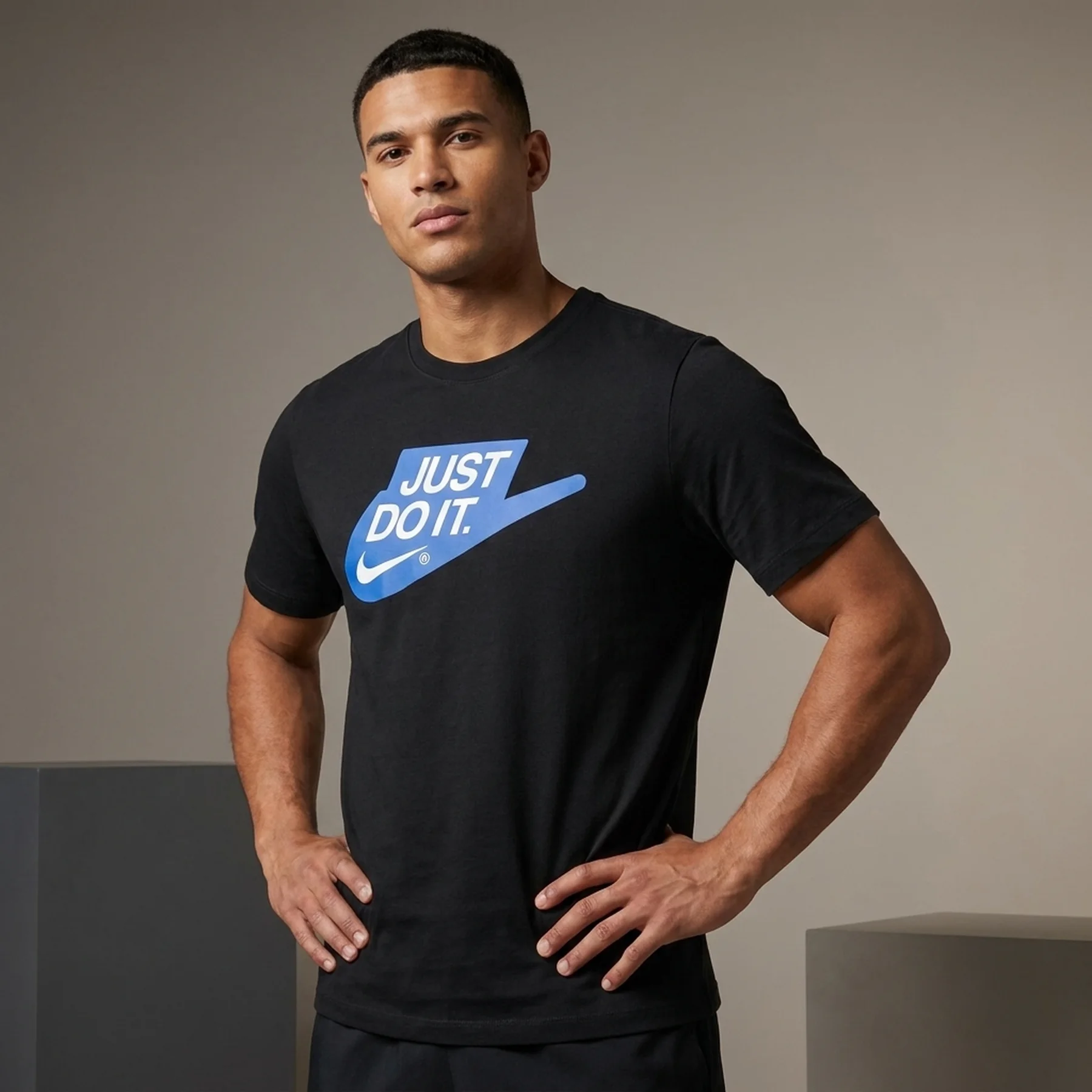 Футболка чоловіча Nike Sportswear T-Shirt (IO9512-010)