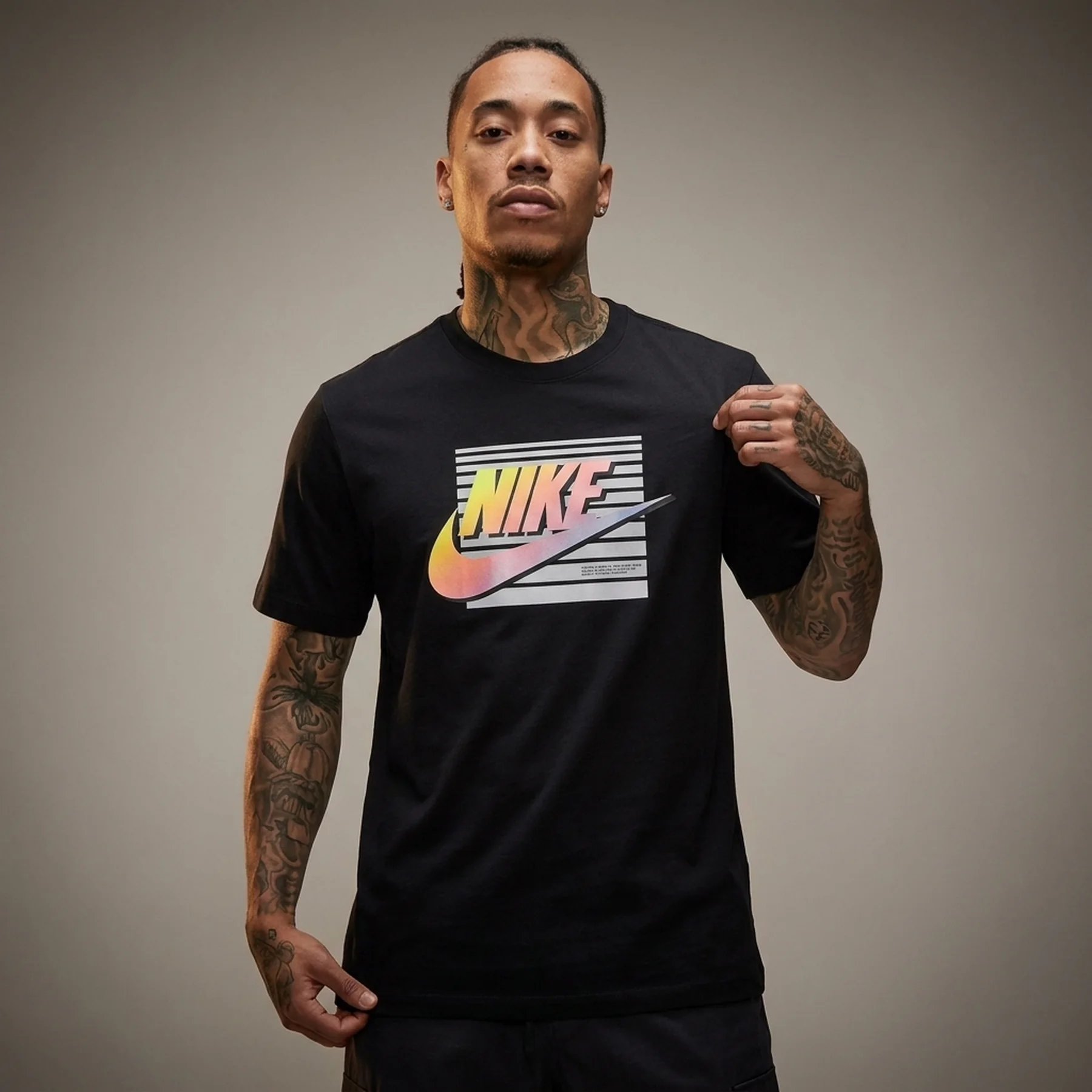 Футболка чоловіча Nike Swoosh (FQ7995-010)