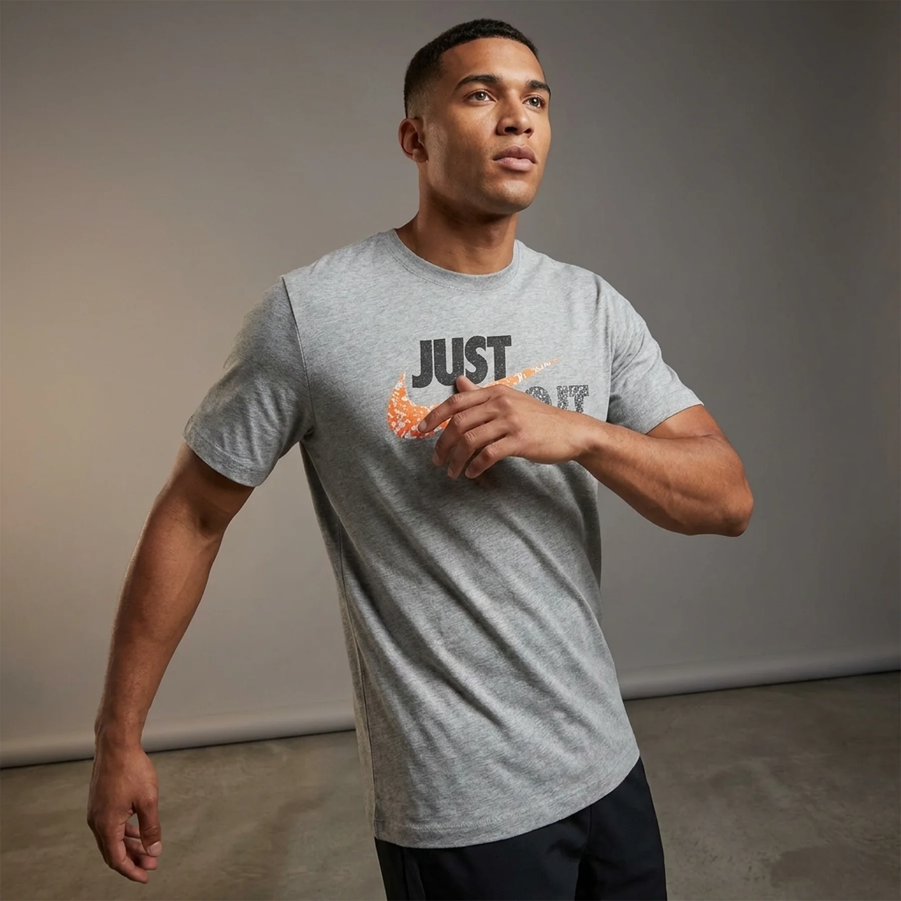 Футболка чоловіча Nike T-Shirt (DD9165-063)