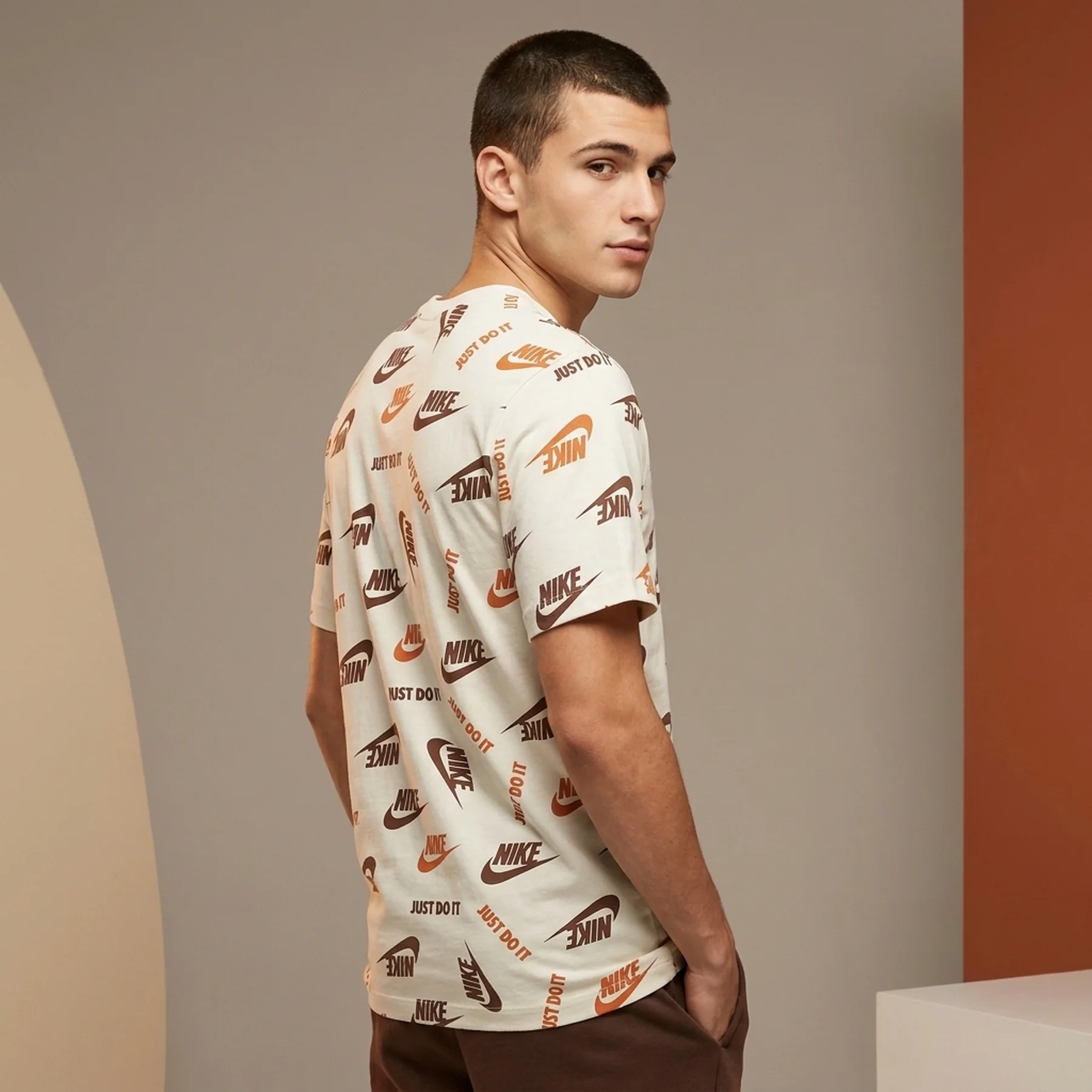 Футболка чоловіча Nike Tee Max 90 12Mo Aop (FQ8036-133)
